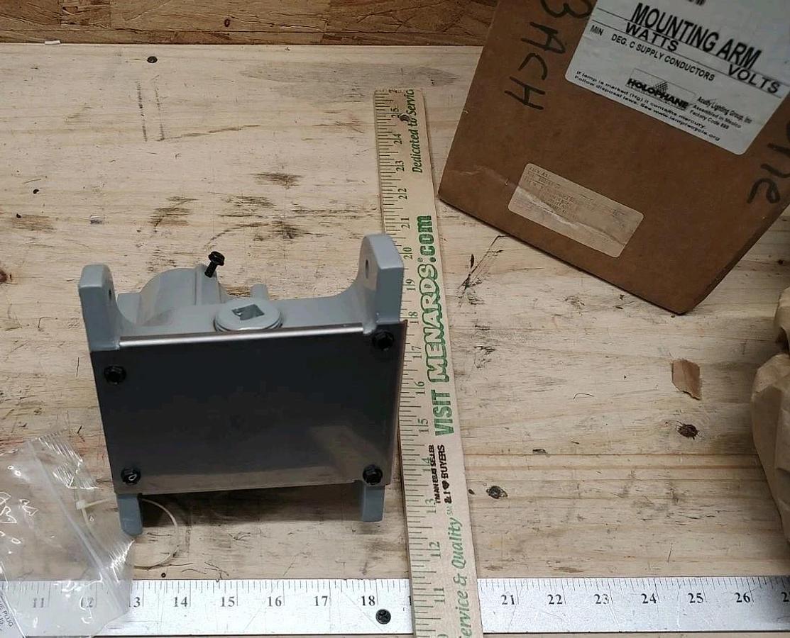NEW Holophane P3US-CRG Universal Mount Arm