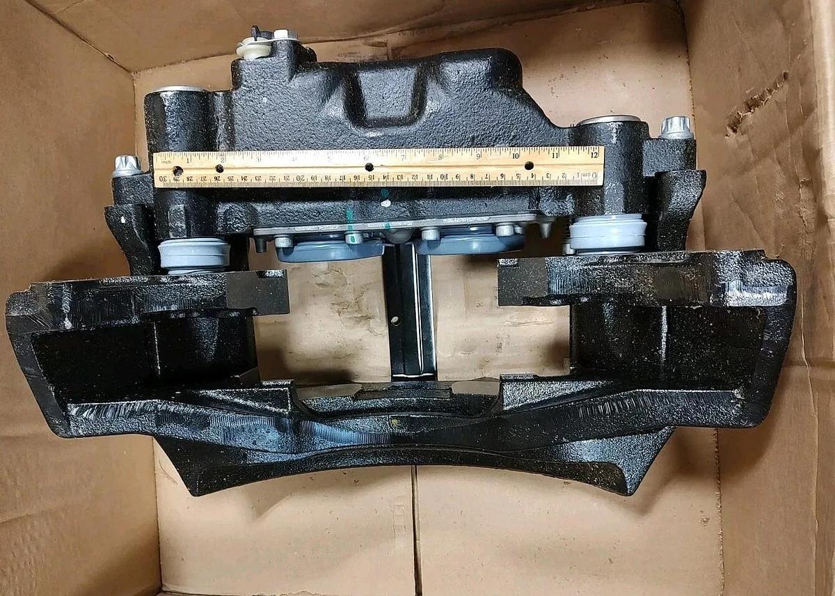 New In Open Box Meritor EX225H302XX000 NABI 6352435 SVC Caliper OPP