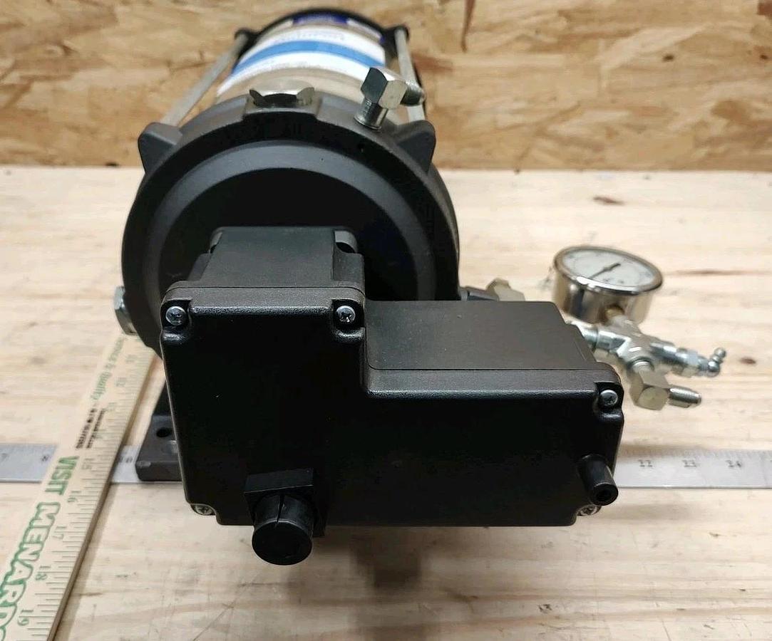 NEW Bijur Delimon 31037-1NF MultiPort lubrication pump 4Ltr grease/oil reservoir