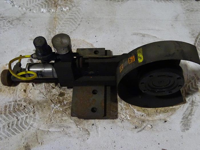 Used MANUAL SLITTING AIR KNIVES WITH HOLDERS (8 AVAILABLE)