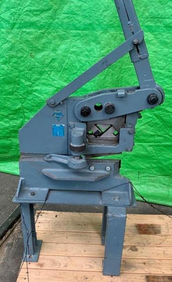 Gebraucht Metallbearbeitungsmaschine   MUBEA 5 SN/8 R - Profilstahlscheren