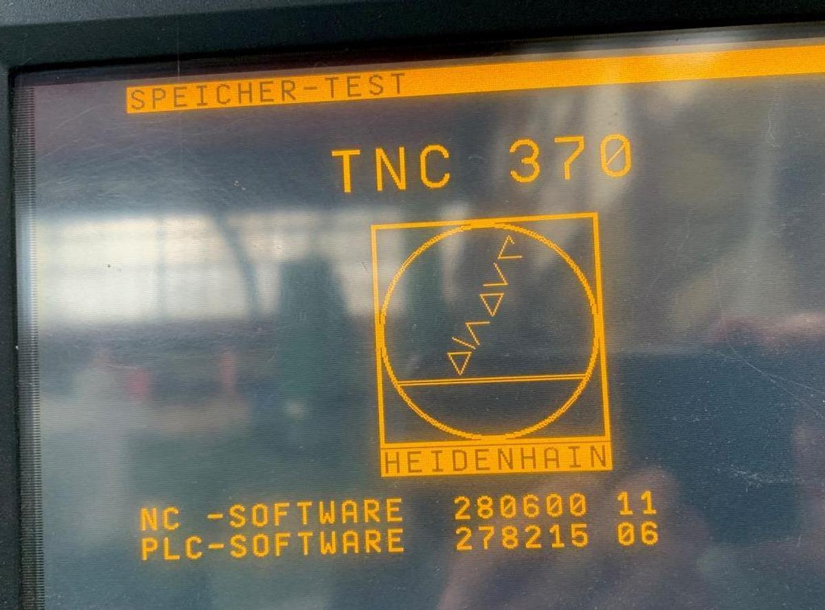 Gebraucht Vertikal-Bearbeitungszentrum BRIDGEPORT 