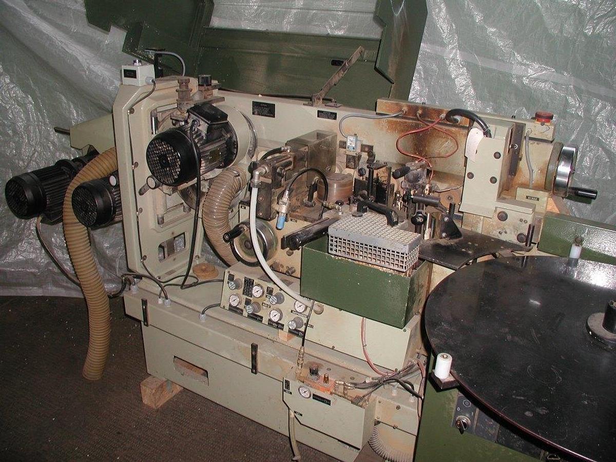 Gebraucht Kantenanleimmaschine SCM