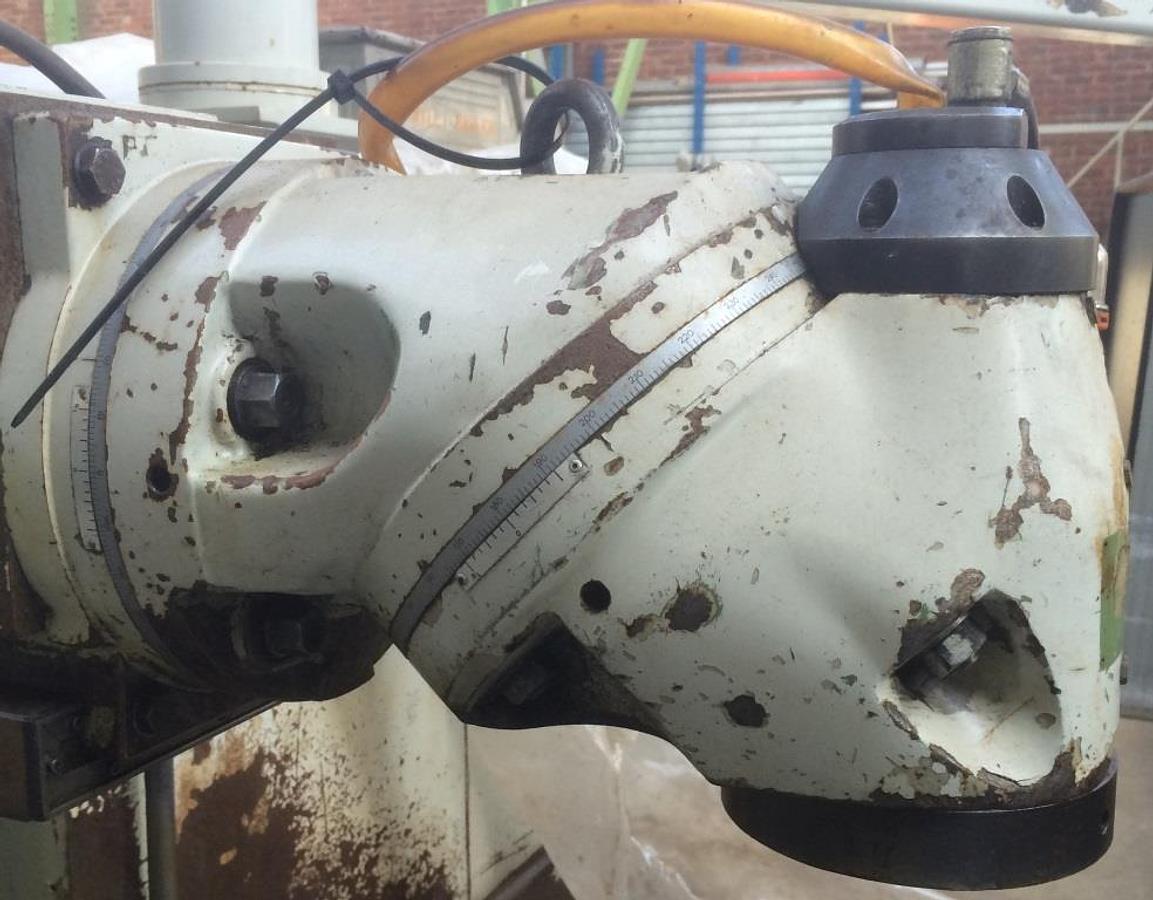 Gebraucht CNC-Bettfäsmaschine ACME