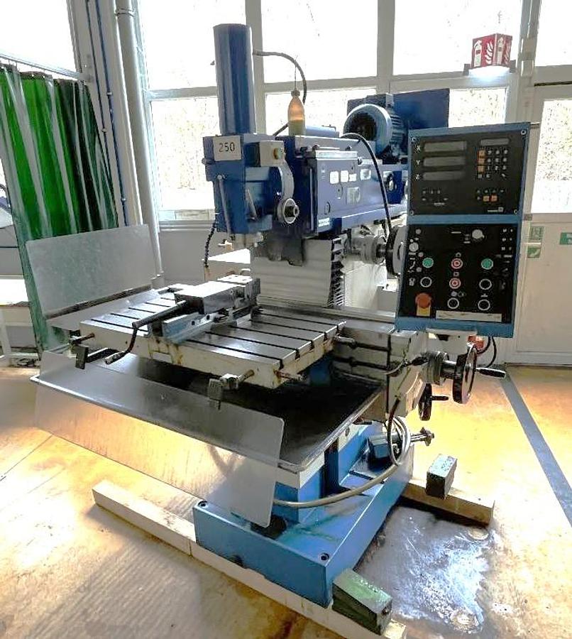 Gebraucht Universal-Werkzeugfräsmaschine AVIA