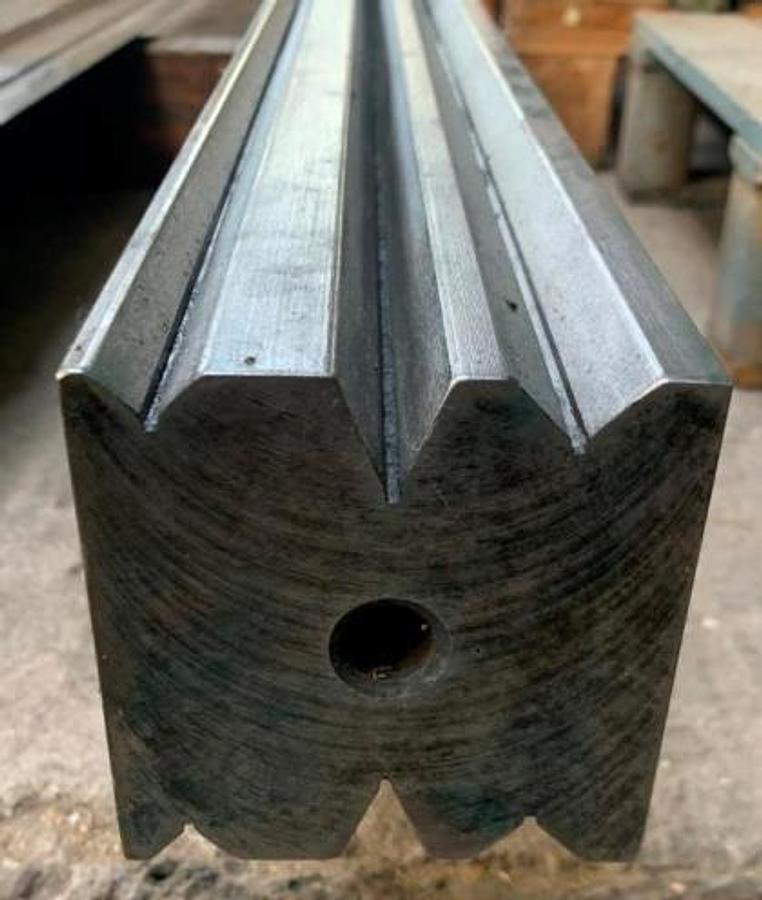 Gebraucht Metallbearbeitungsmaschine   Preßwerkzeug/Scherenmesser