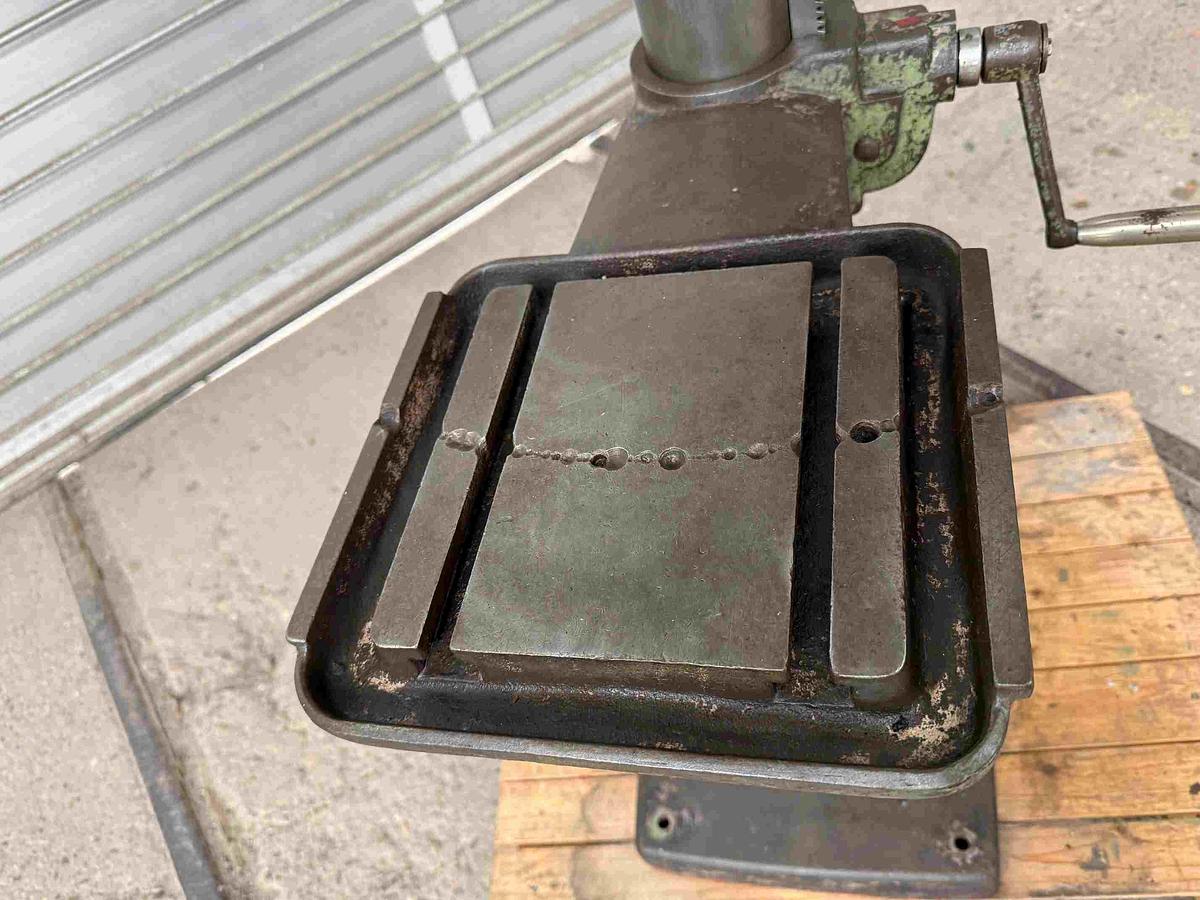 Gebraucht Säulenbohrmaschine FLOTT