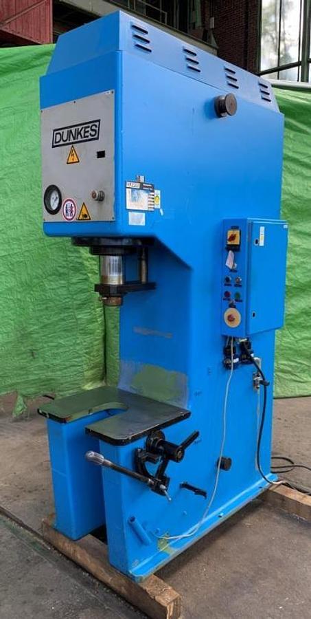 Gebraucht Metallbearbeitungsmaschine   DUNKES HR 63 - Richtpressen