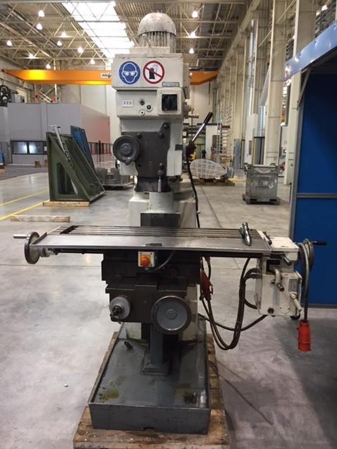 Gebraucht Mehrzweckfräsmaschine PRVOMAJSKA