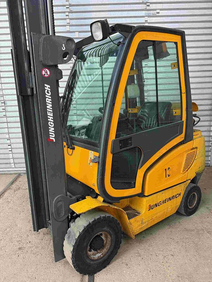 Gebraucht 1 gebrauchter Gabelstapler, Fabrikat JUNGHEINRICH, Typ TFG 20, mit Gasantrieb, 