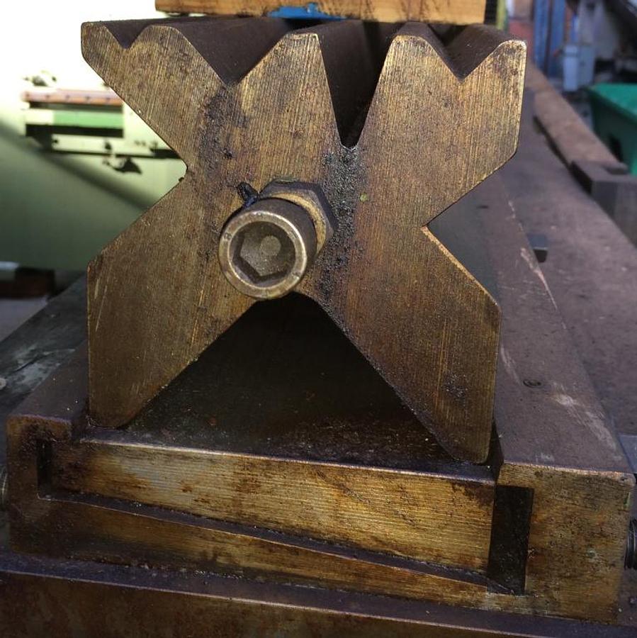 Gebraucht CNC-Abkantpresse EHT