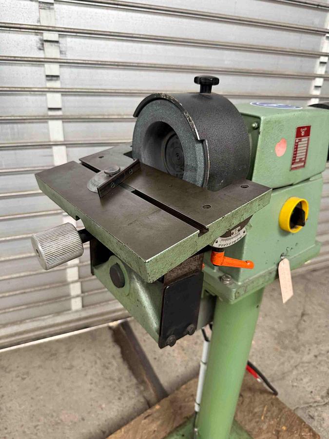 Gebraucht Stähleschleifmaschine REMA