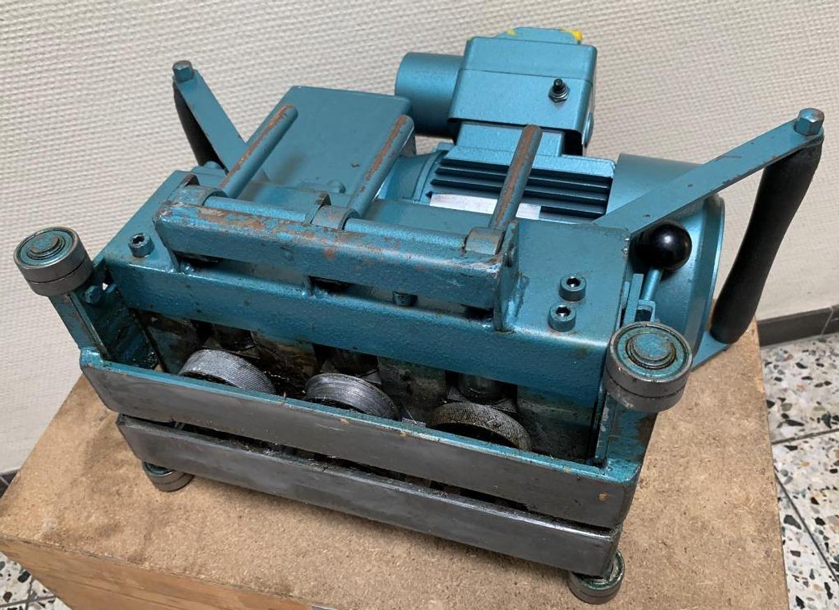 Gebraucht "Leo"-Dachfalzmaschine SÜDMETALL