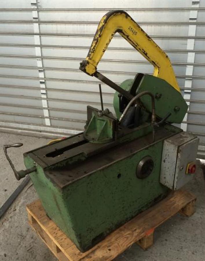 Gebraucht Metallbearbeitungsmaschine   KASTO VBS 242 - Bügelsägemaschinen
