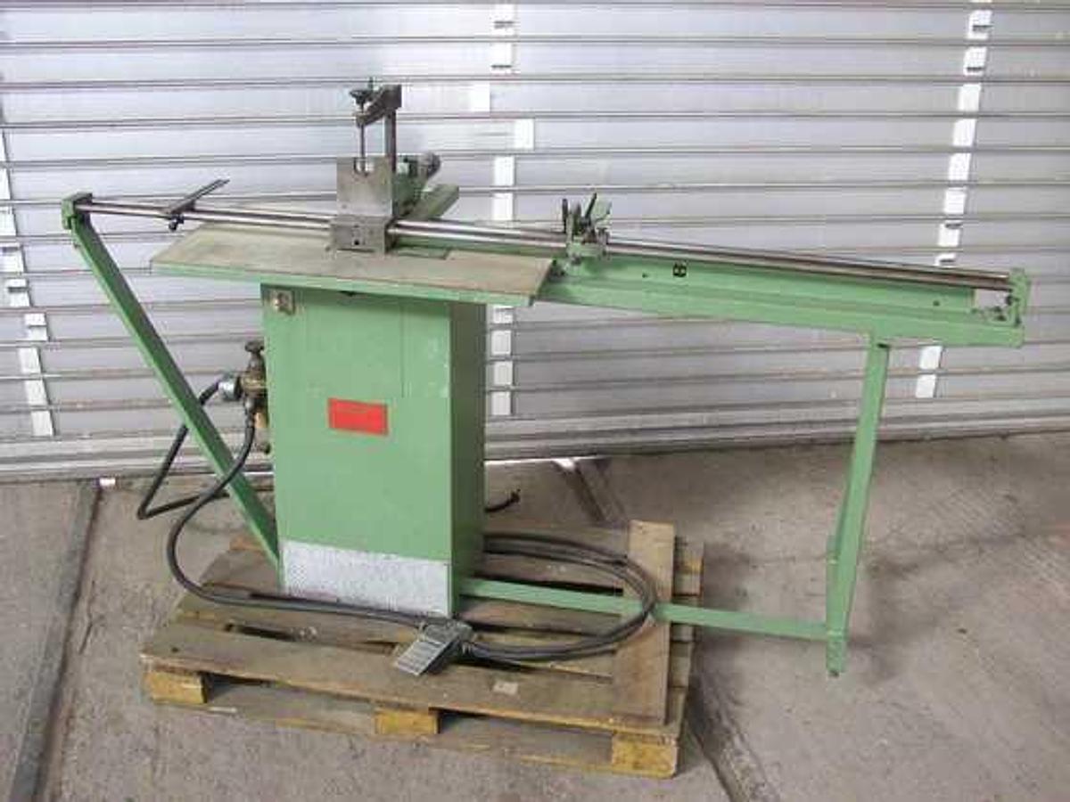 Gebraucht Metallbearbeitungsmaschine   BÖNI 1000 LD - Abläng- u. Zentriermaschinen