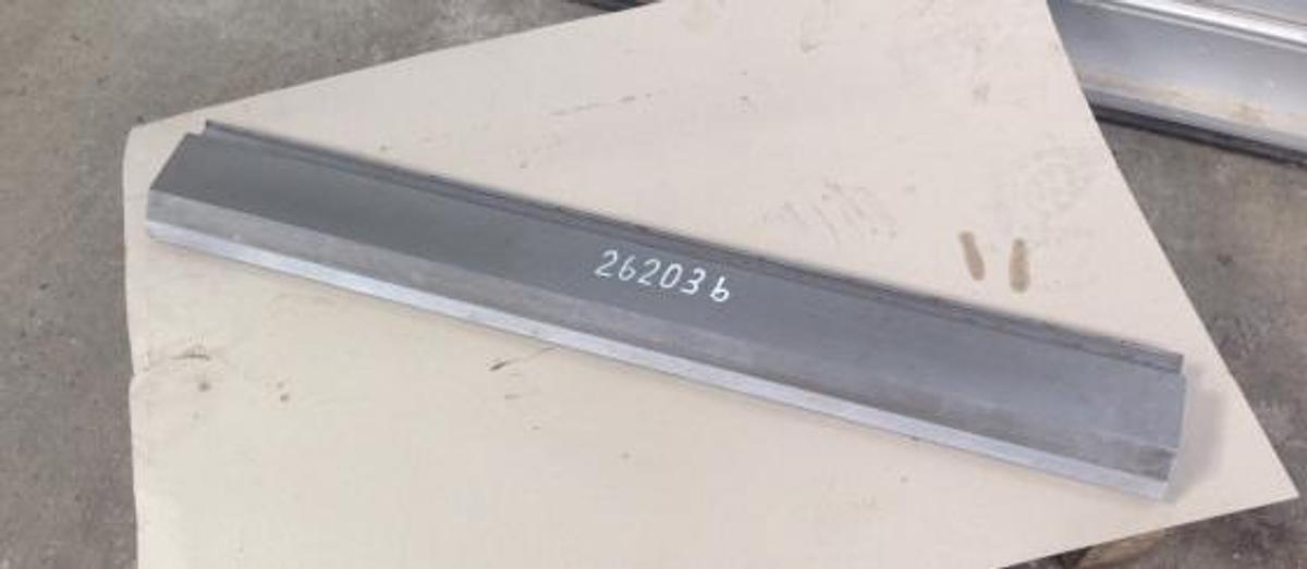 Gebraucht Metallbearbeitungsmaschine   BAYKAL Preßwerkzeug/Scherenmesser