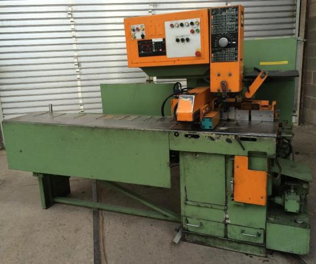 Gebraucht Metallbearbeitungsmaschine   KALTENBACH KKS 400 NA 1200 CNC - Kreissägeautomaten