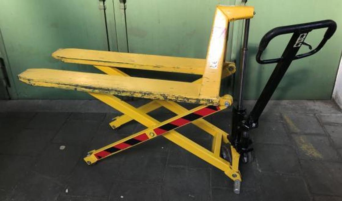 Gebraucht Flurförderzeug   WTC AB Schweden WTC Scissor Lift 1999 -Kräne und Hebegeräte