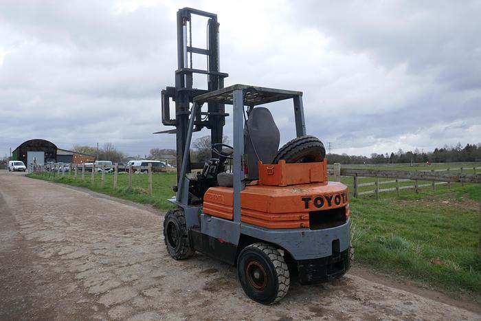 Used 1994 TOYOTA 02-5FD30