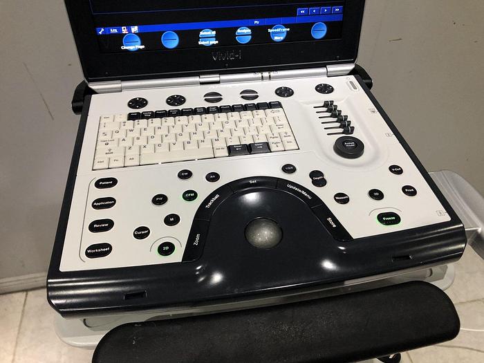 Used GE Vivid i Ultraschallsystem mit Kardio Sonde Software Version 2.1.16 auf GE Vivid i Trolley