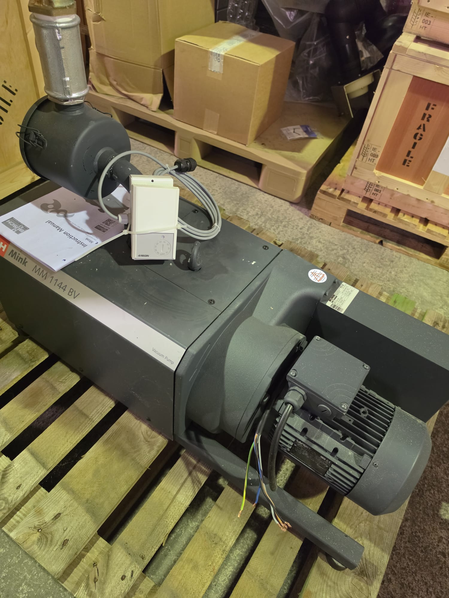 BUSCH Vacuum Pump MM 1144 B V03 