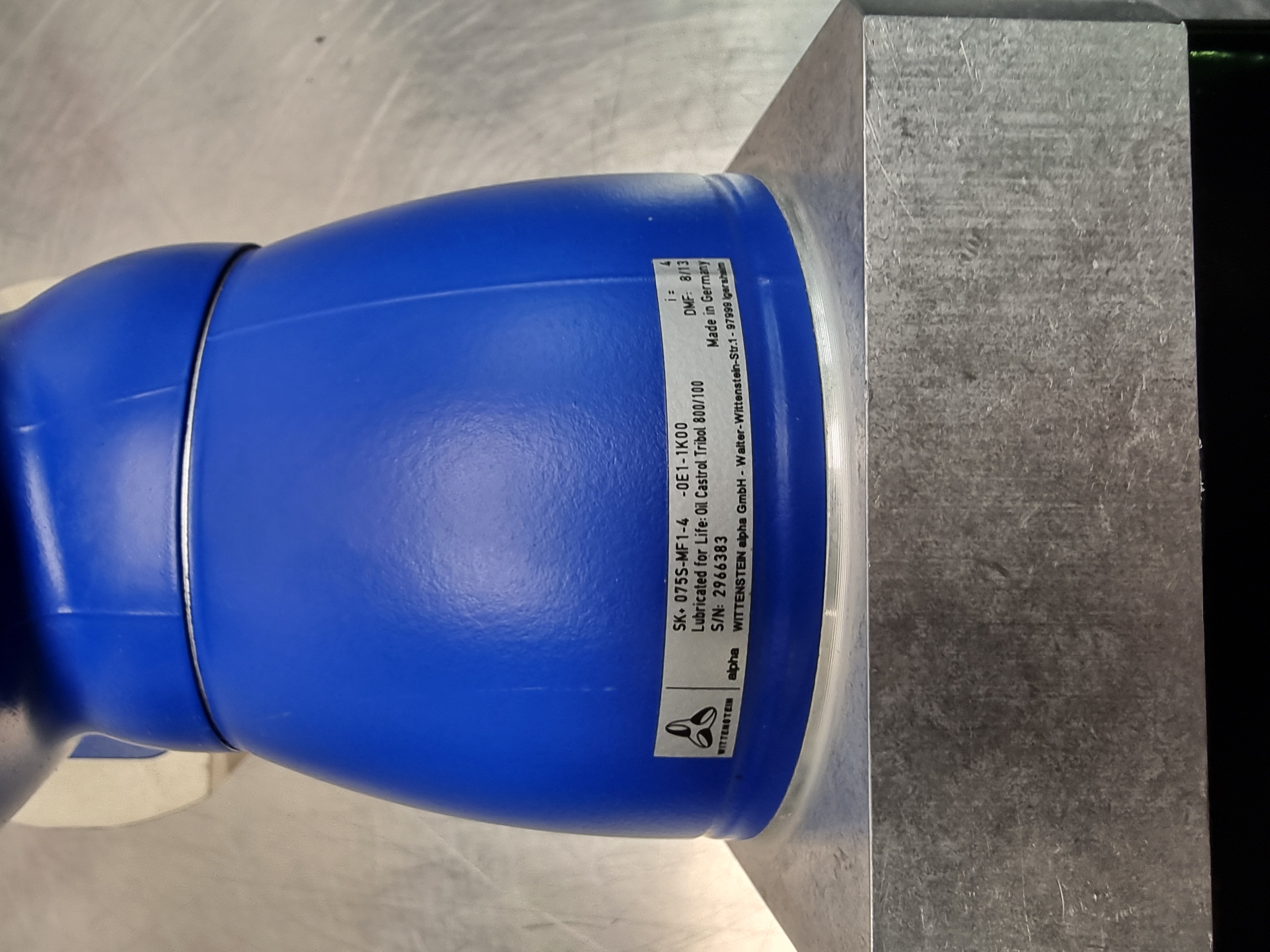 Used Schneider Elau VIA1002C01F0000 Servo Motor | iSH100/30044/0/0/00/0/00/01/00