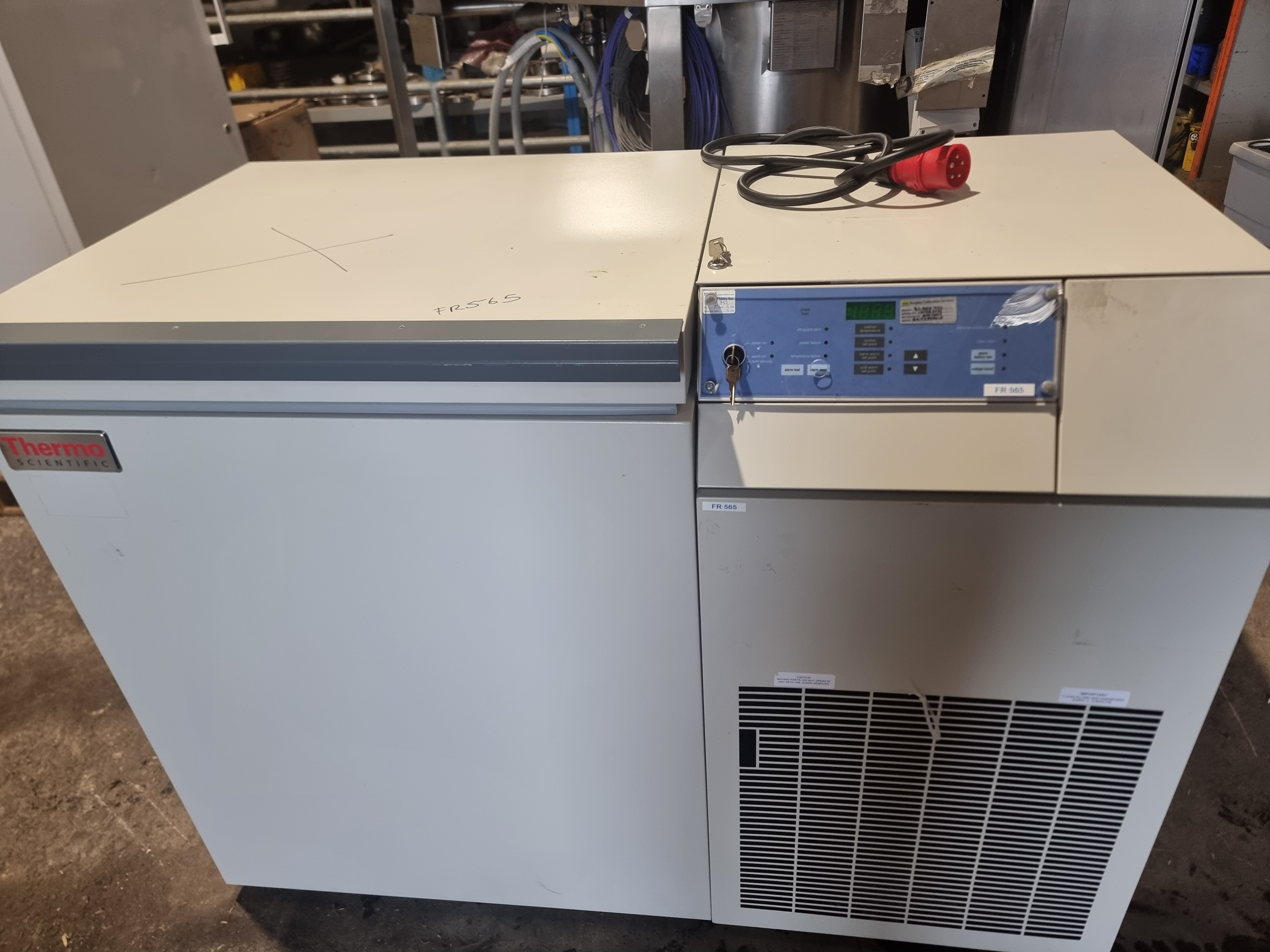 Used Thermo Scientific Ultima II ULT-7150-9-M23 | -150°C Chest Freezer | Capacity: 193 L