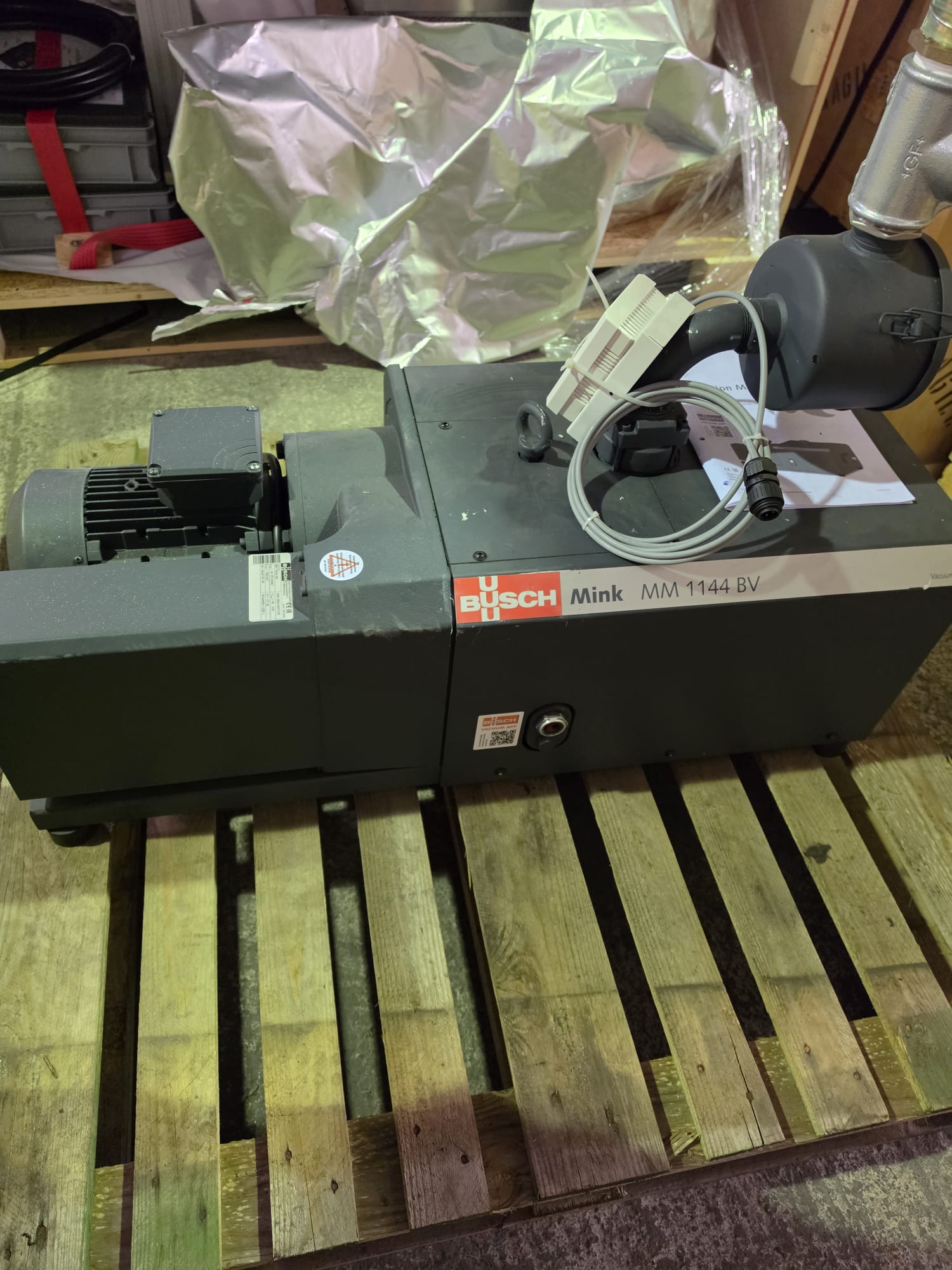 BUSCH Vacuum Pump MM 1144 B V03 