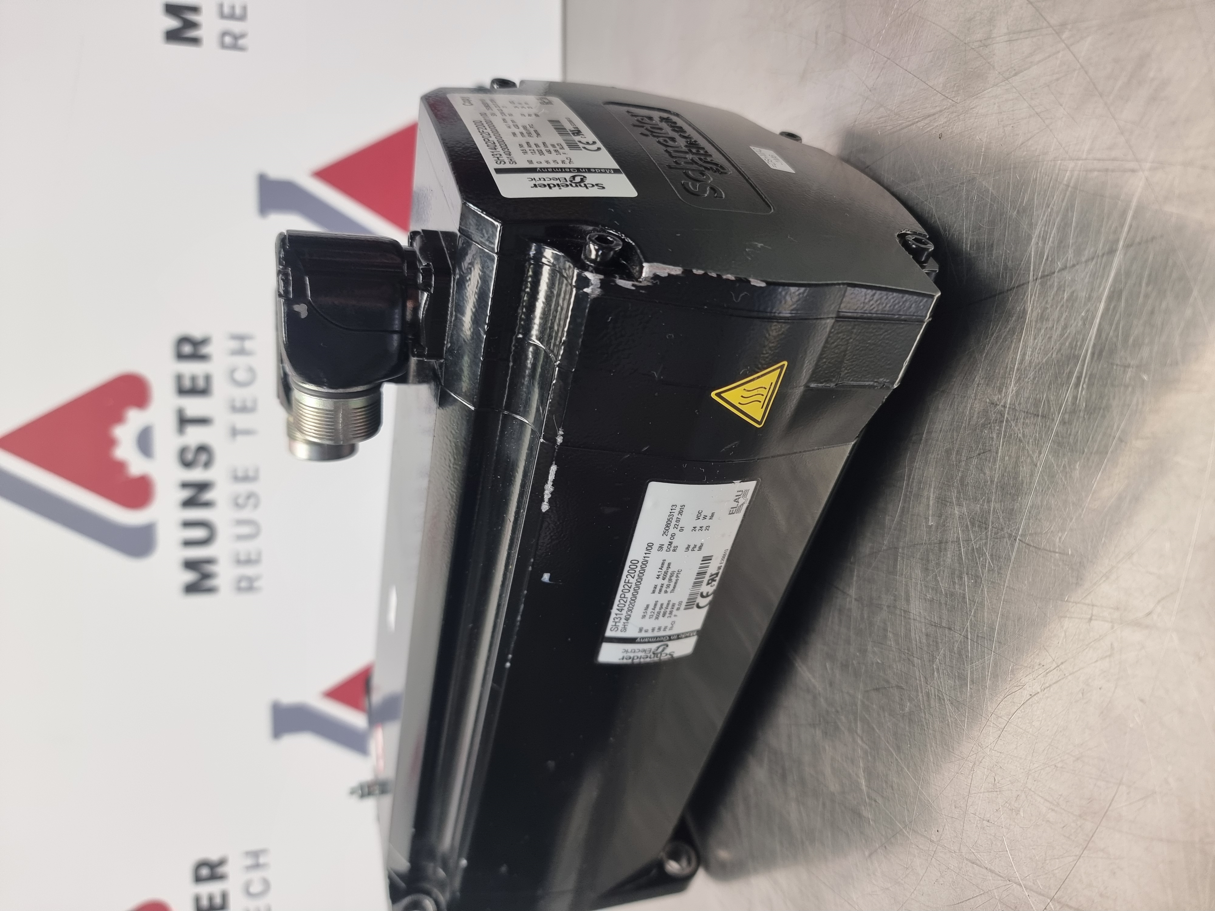 Used Schneider Elau Servo Motor SH31402P02F2000 | SH140/30200/0/0/00/00/00/11/00