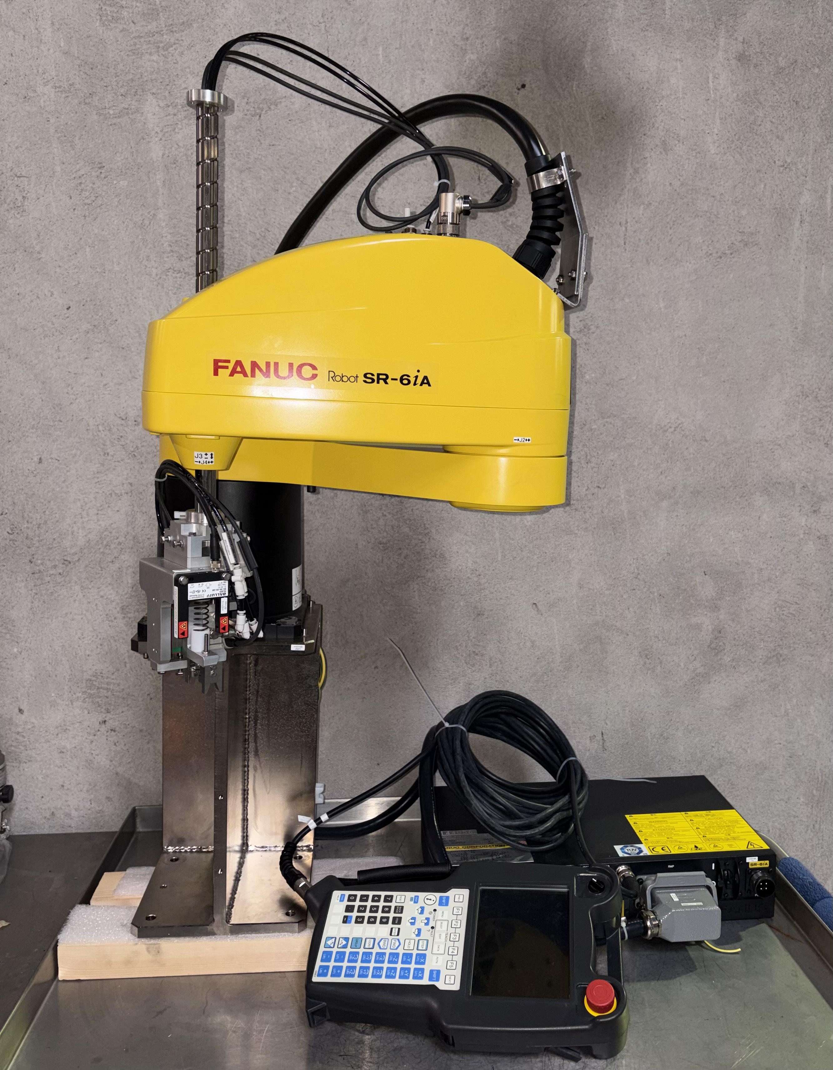 Used Fanuc M Series Robot Unit Complete - Type: M1IA0.5A-30P-O-CE..+