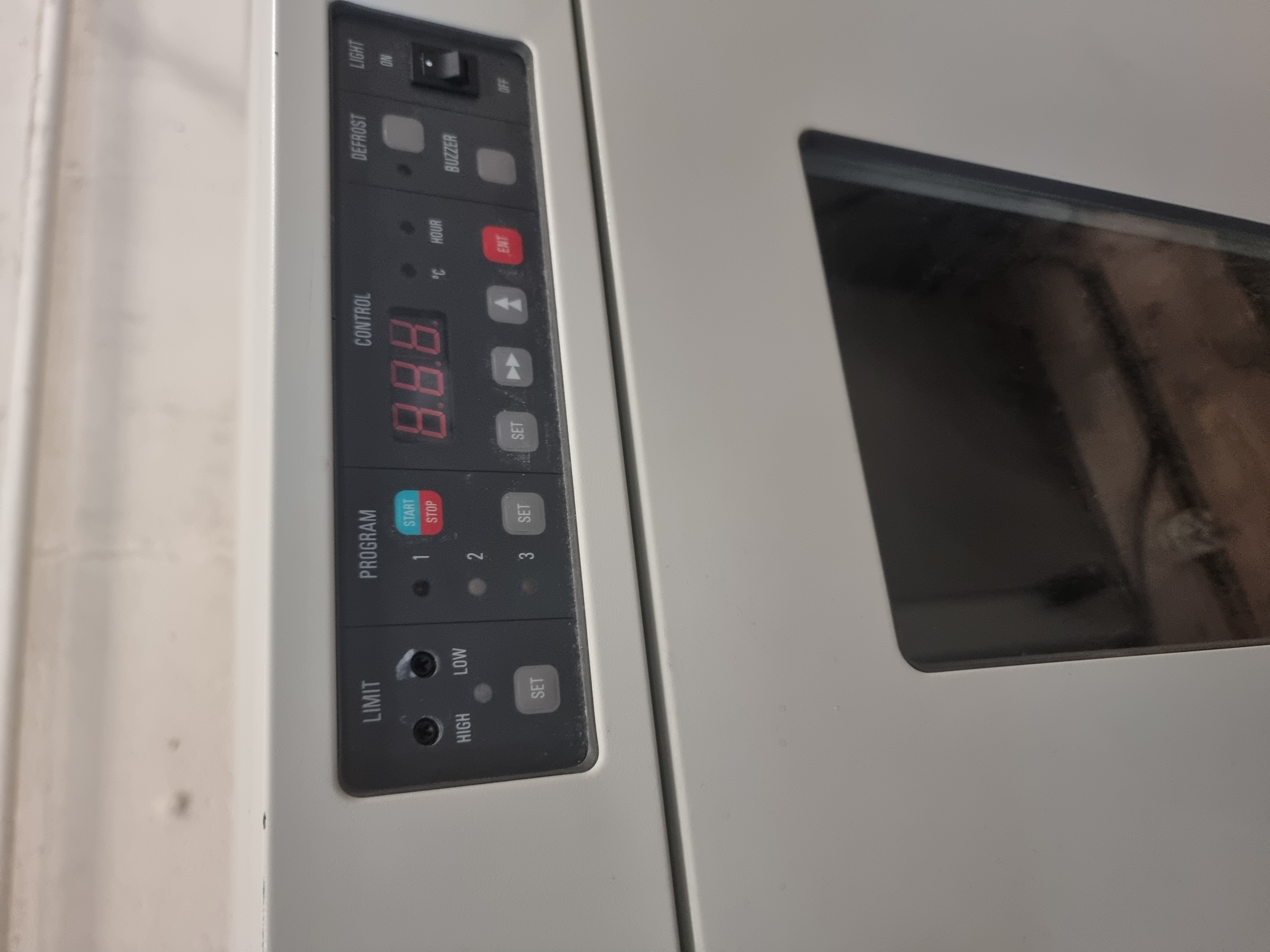 Used Sanyo MIR-153 Cooled Incubator