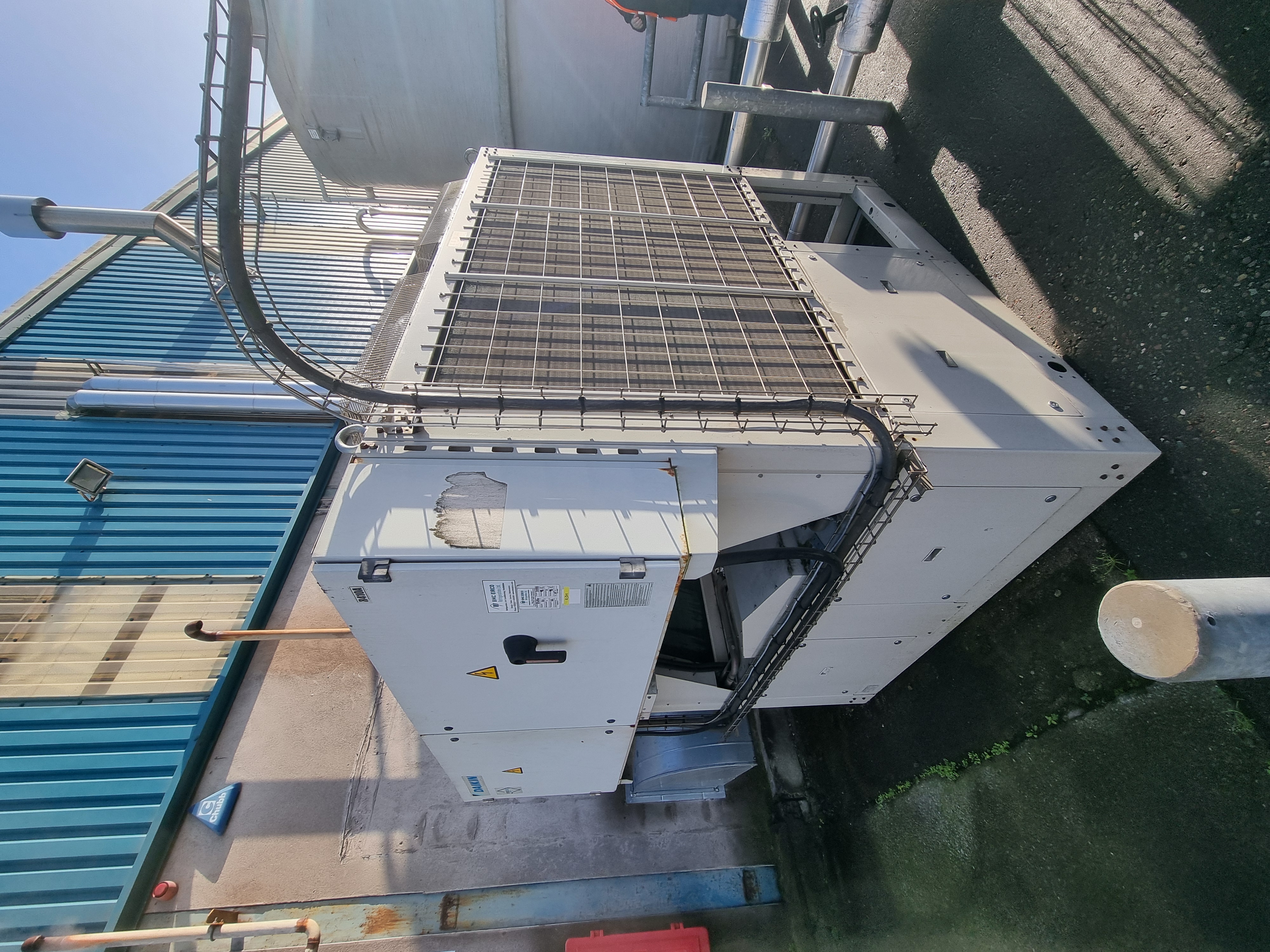 Used Daikin Applied Europe S.P.A. Chiller | EWAQ090G-XS018