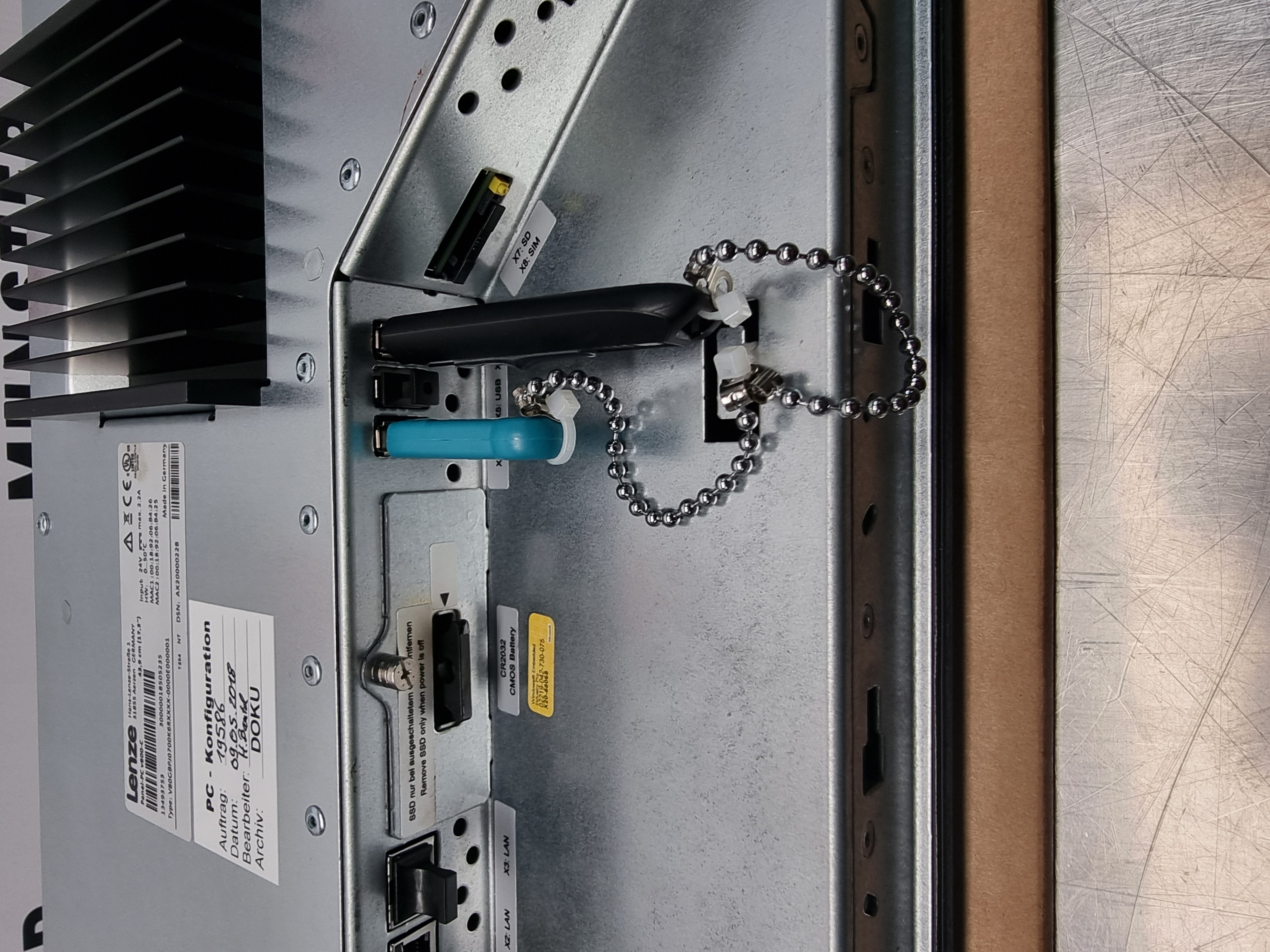 Used Lenze Panel PC V800-C 17.3" / 43.9cm HMI | V80GBPJ0700K6RXXXX