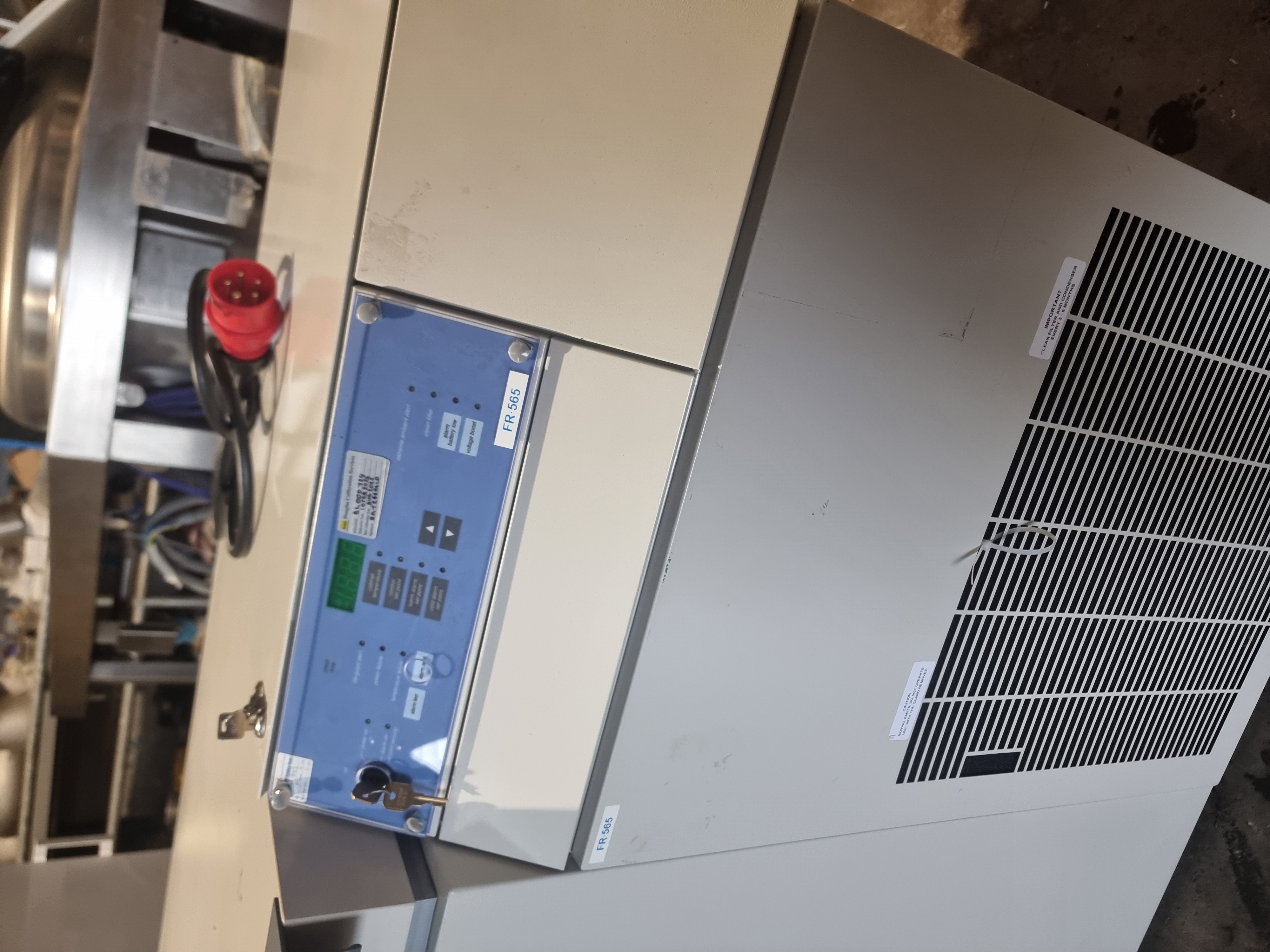 Used Thermo Scientific Ultima II ULT-7150-9-M23 | -150°C Chest Freezer | Capacity: 193 L