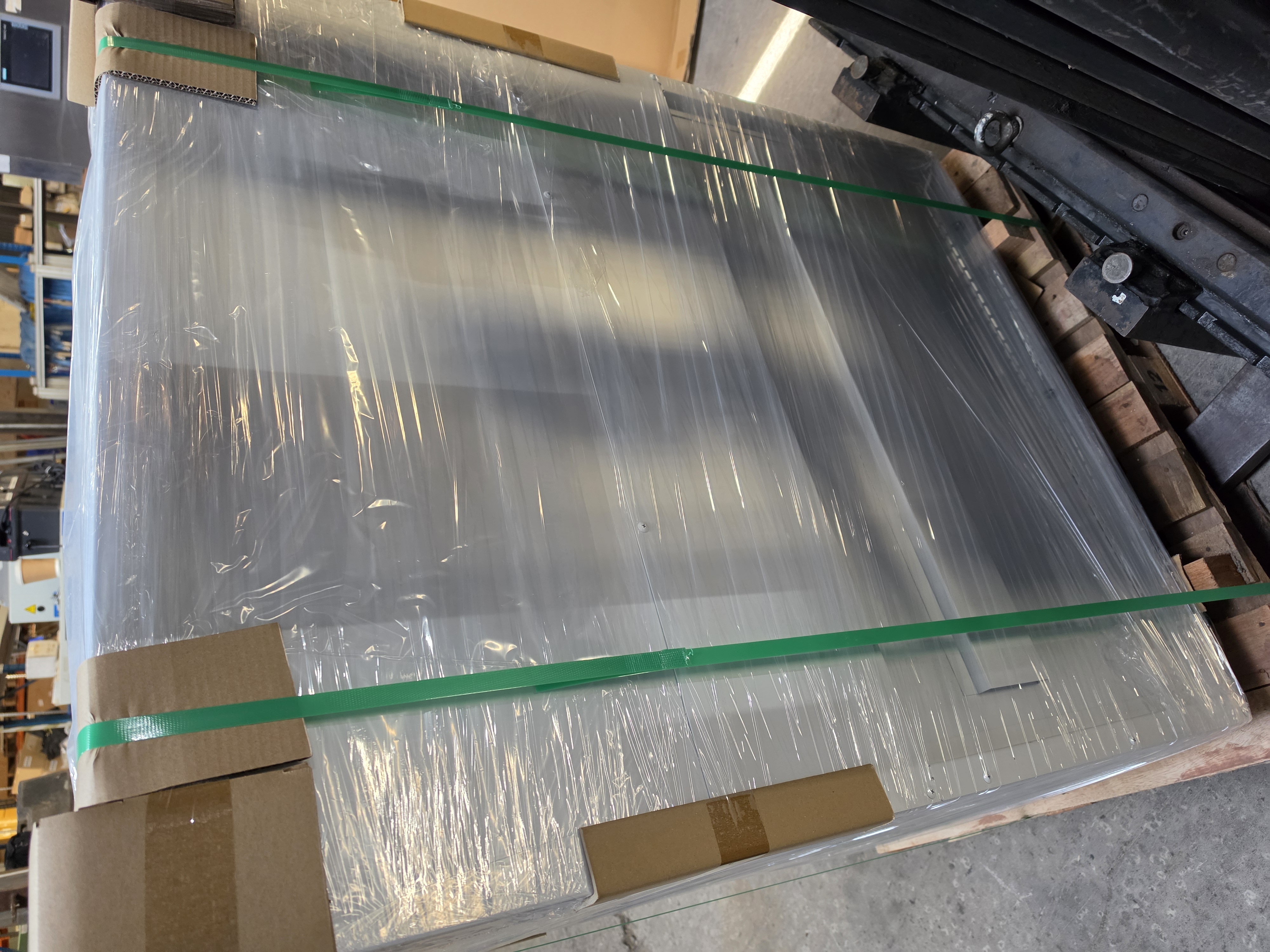 ESCO Airstream Gen 3 Vertical Laminar Flow Cabinet Type: LVG-3AG-F8