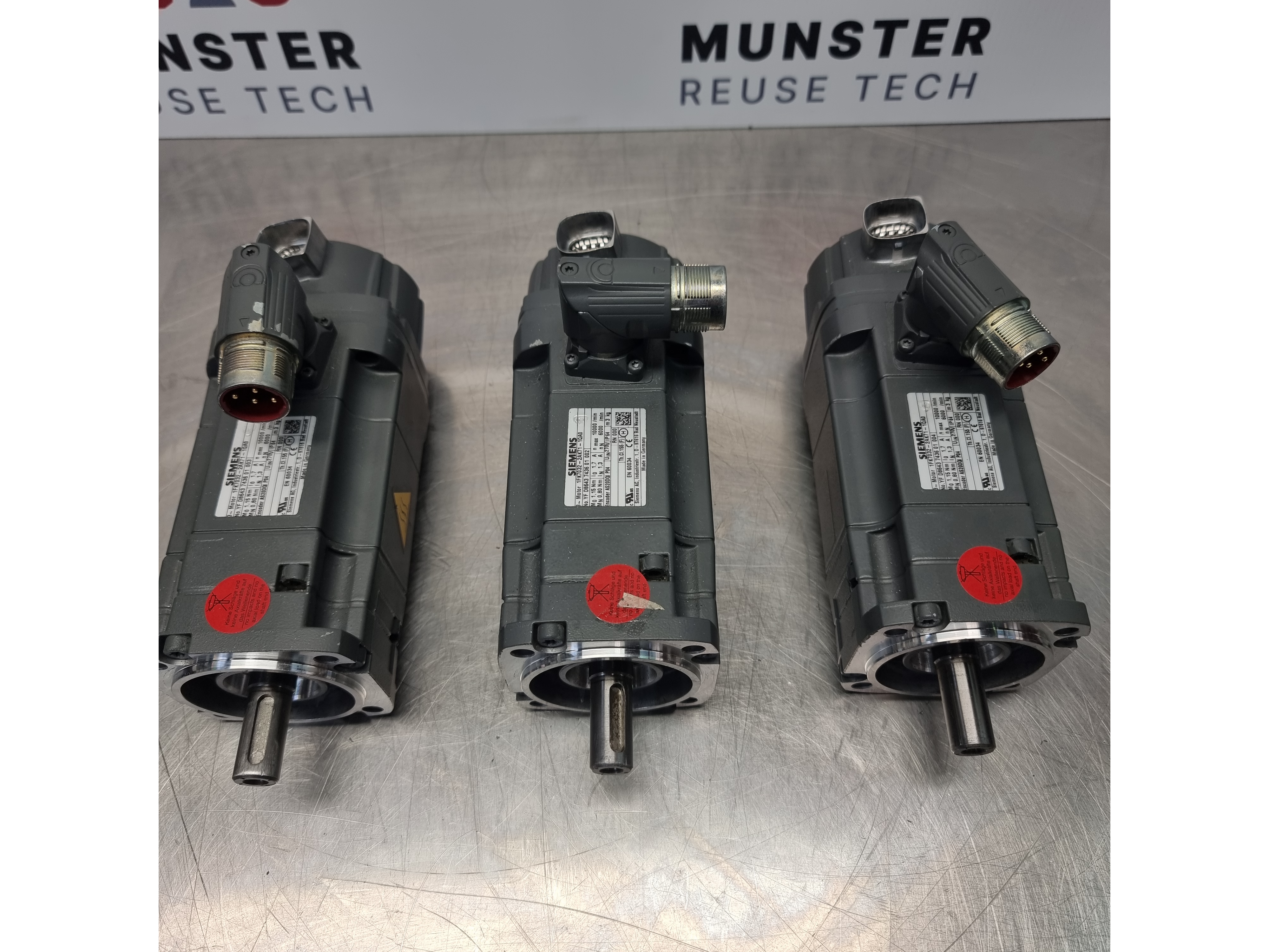 Used Siemens Simotics 1FK7032-2AK71-1QA0 Servo Motor