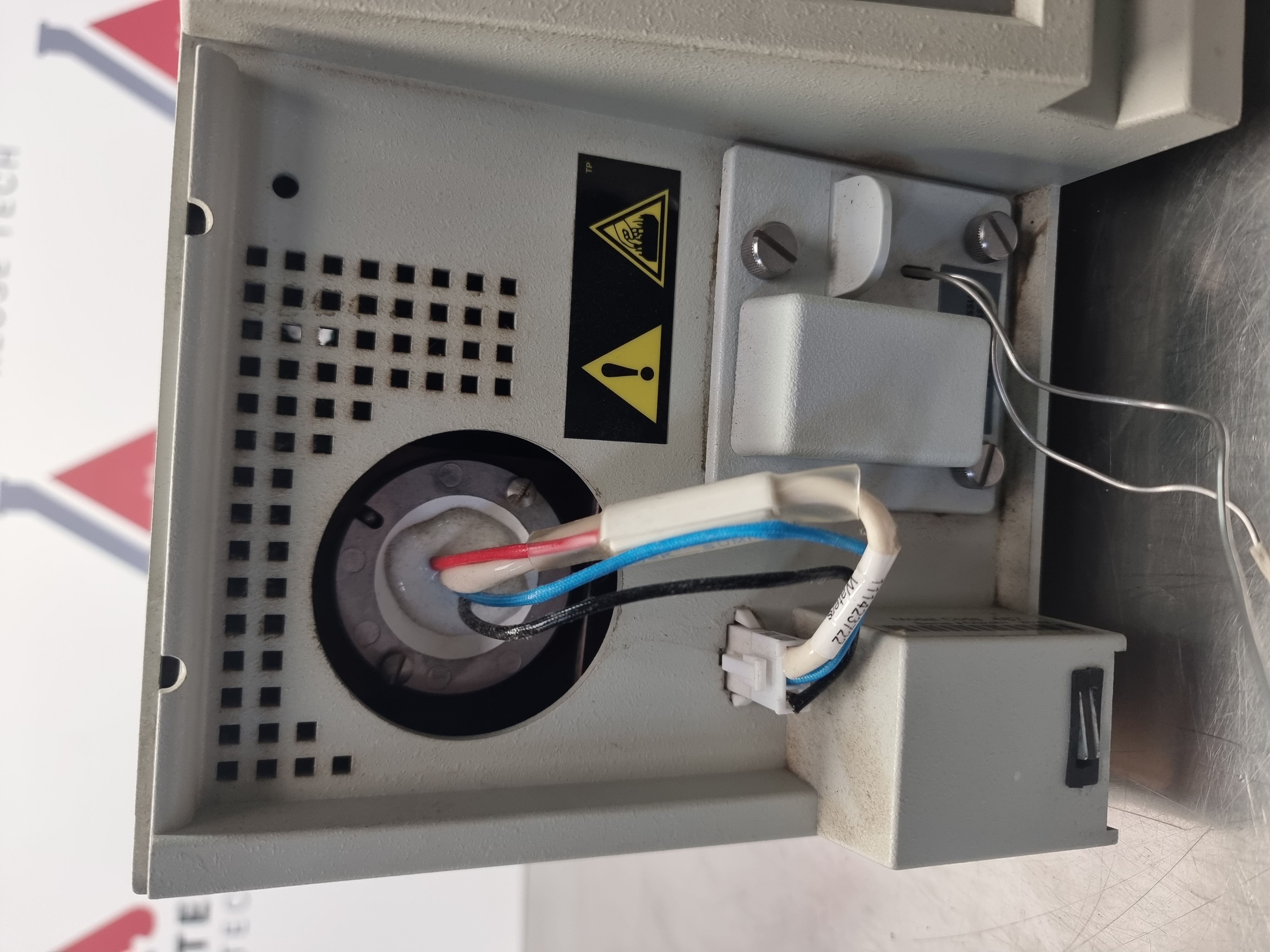 Used Waters 2487 Dual Wavelength Absorbance Detector | P/N: WAT081110