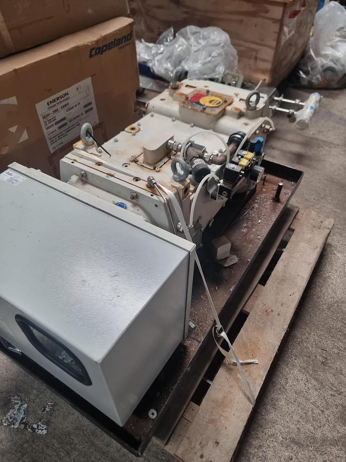 Used Leybold DRYVAC DV 650 - Dry Compressing Vacuum Pump