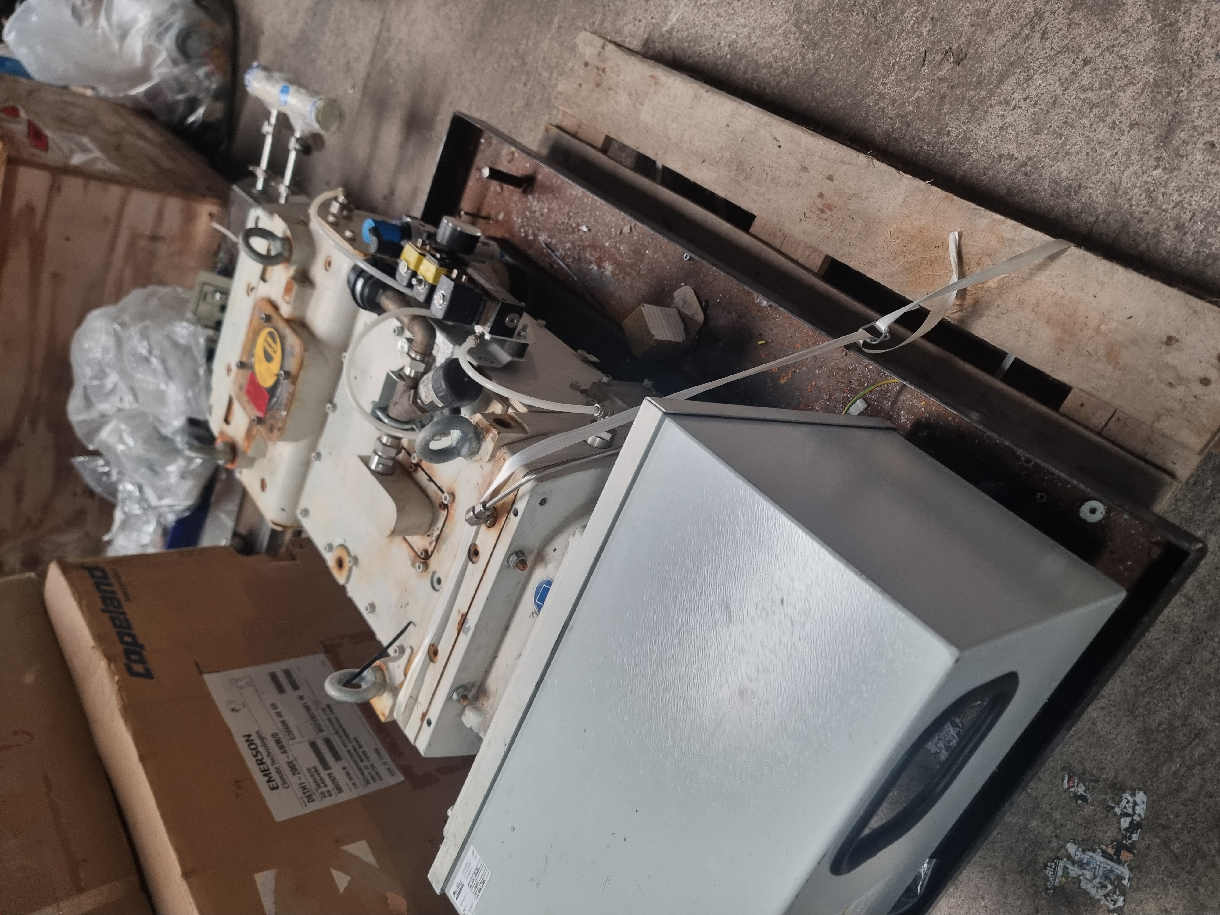 Used Leybold DRYVAC DV 650 - Dry Compressing Vacuum Pump