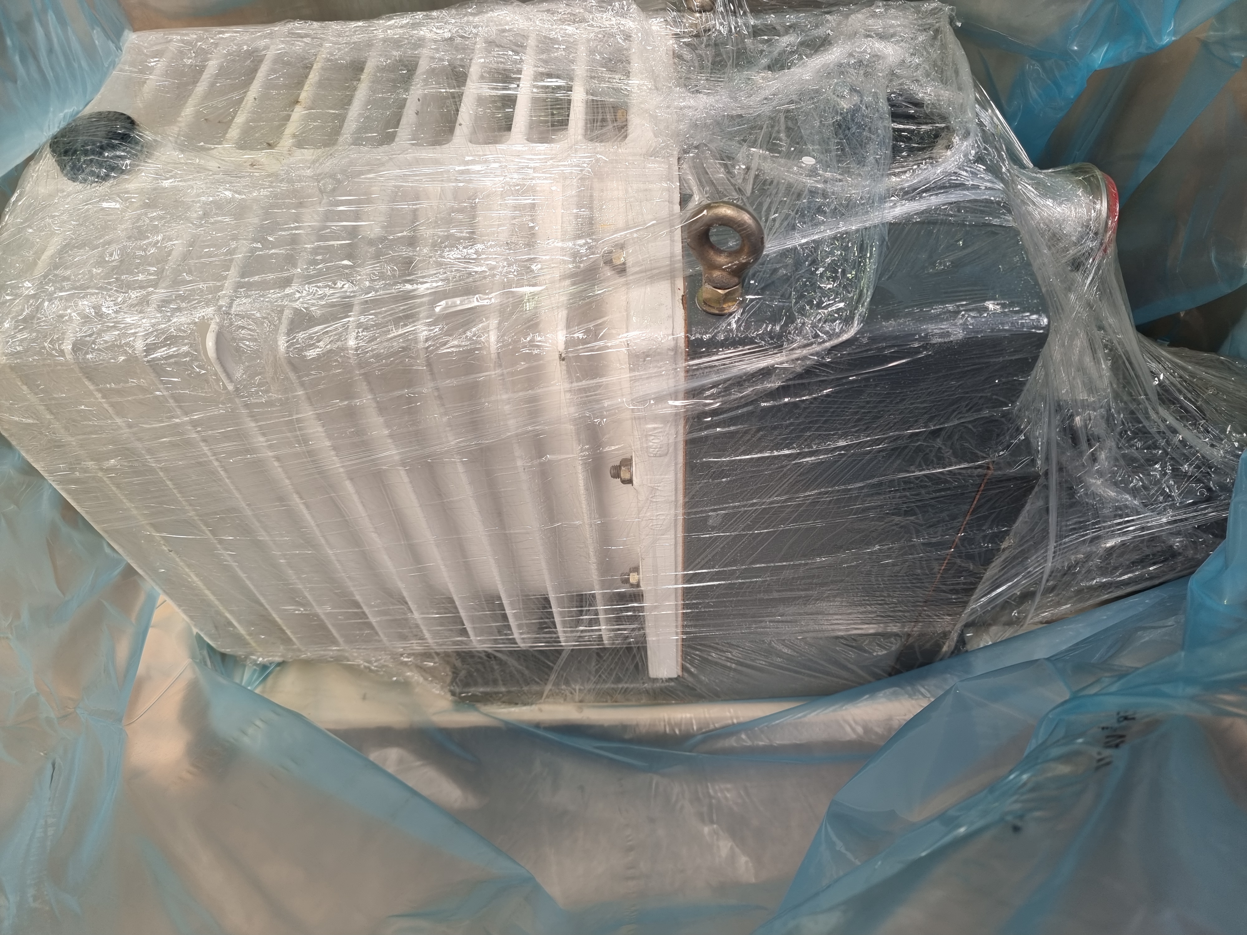 Used Alcatel T 2100 SD Rotary Vane Vacuum Pump