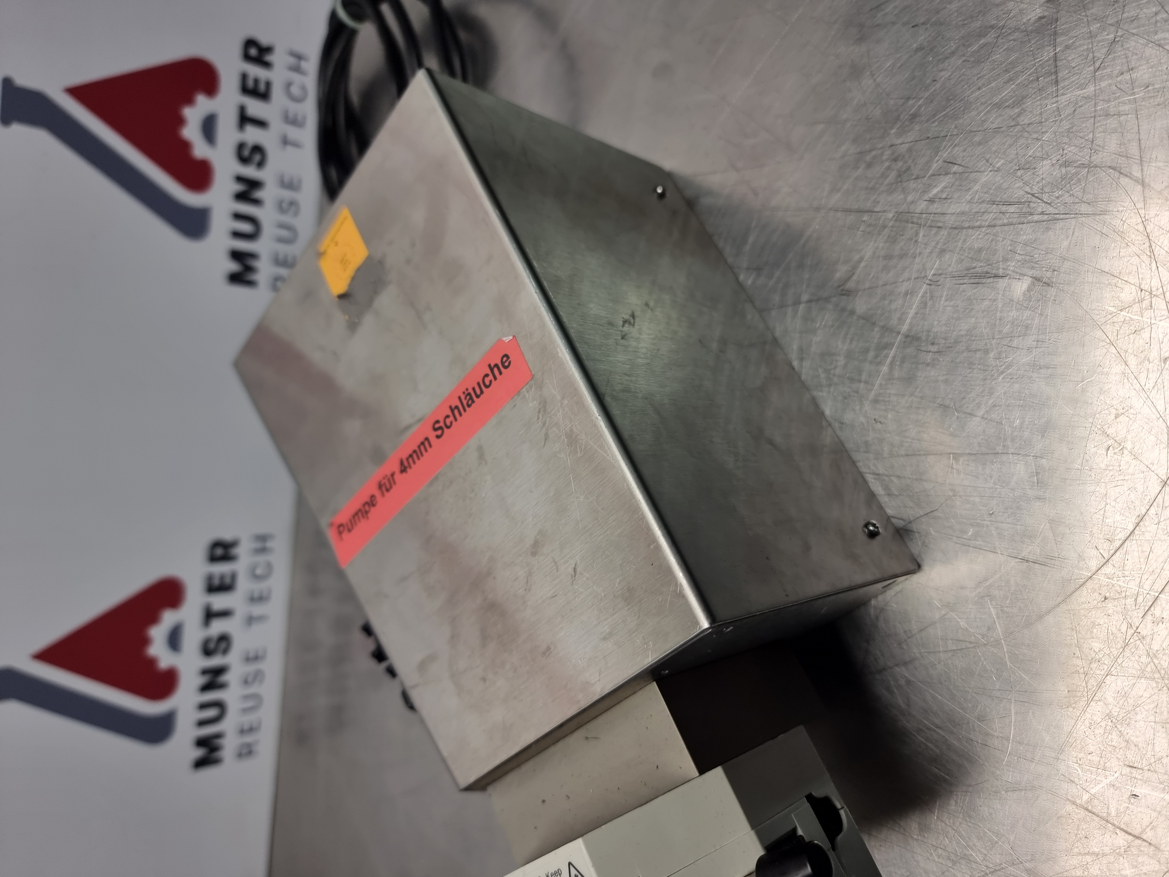 Used Ismatec Ecoline Peristaltic Pump C/W Cole Palmer Easy Load 7518-10 Pump Head