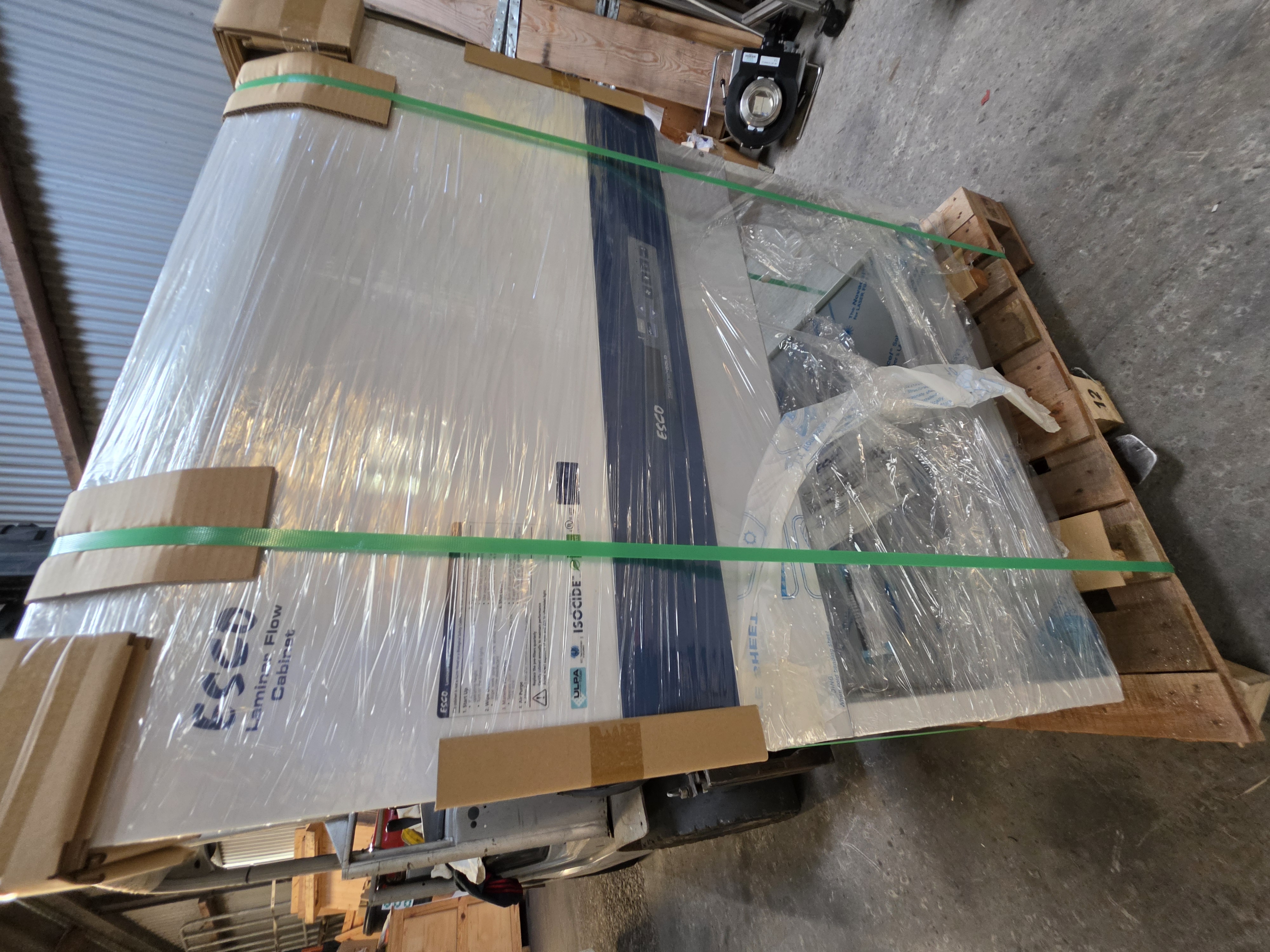 ESCO Airstream Gen 3 Vertical Laminar Flow Cabinet Type: LVG-3AG-F8
