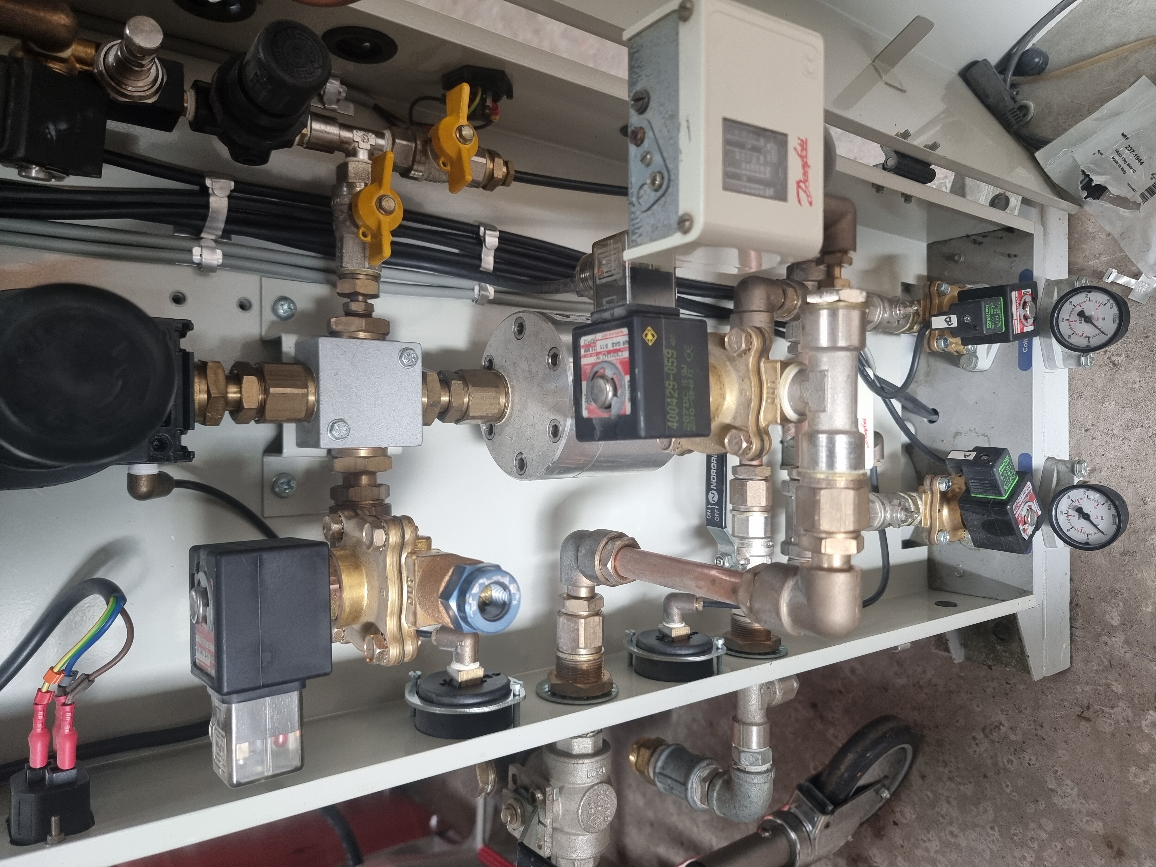 Used Domnick Hunter N2MAX Nitrogen Gas Generator