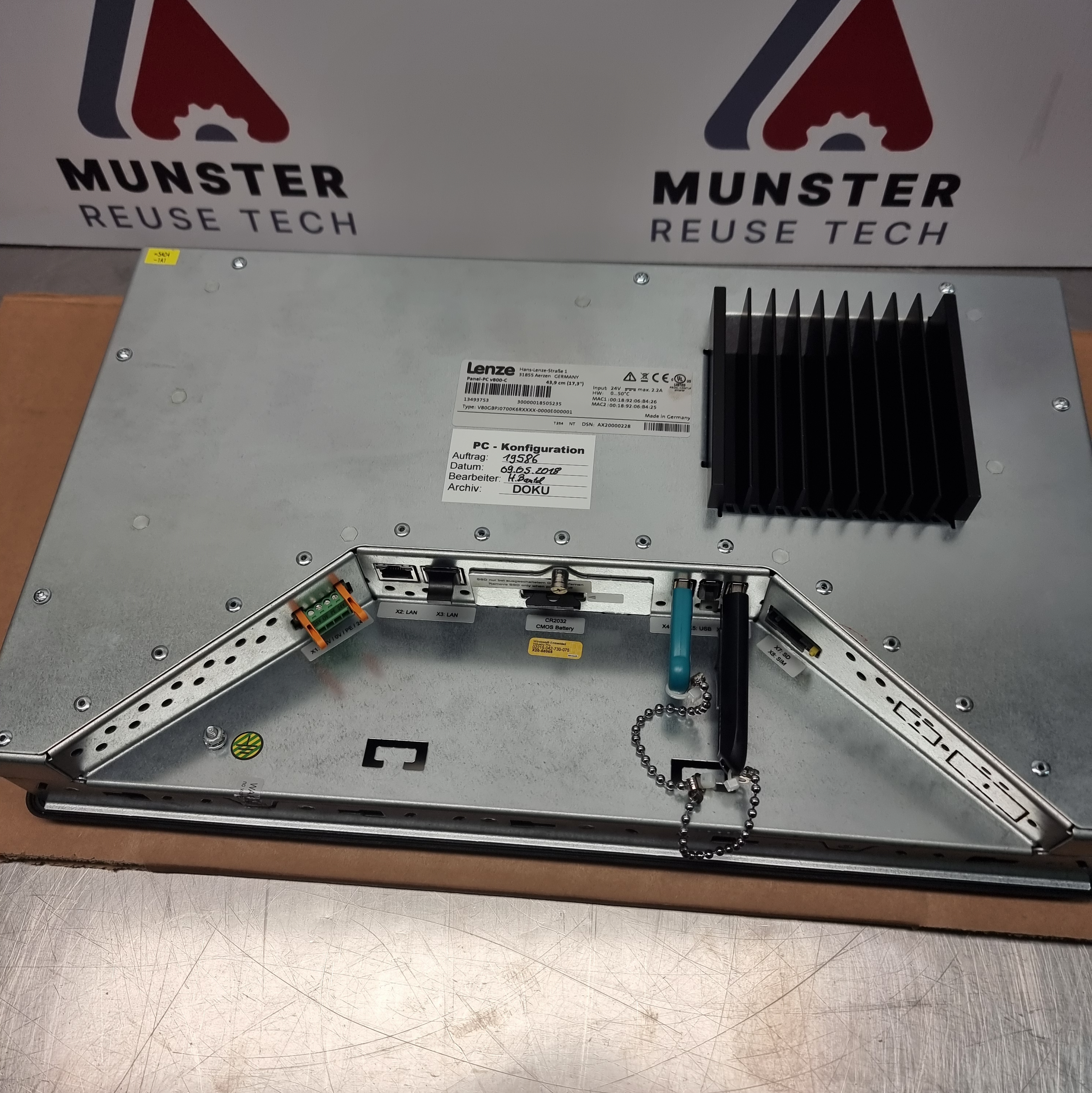 Used Lenze Panel PC V800-C 17.3" / 43.9cm HMI | V80GBPJ0700K6RXXXX