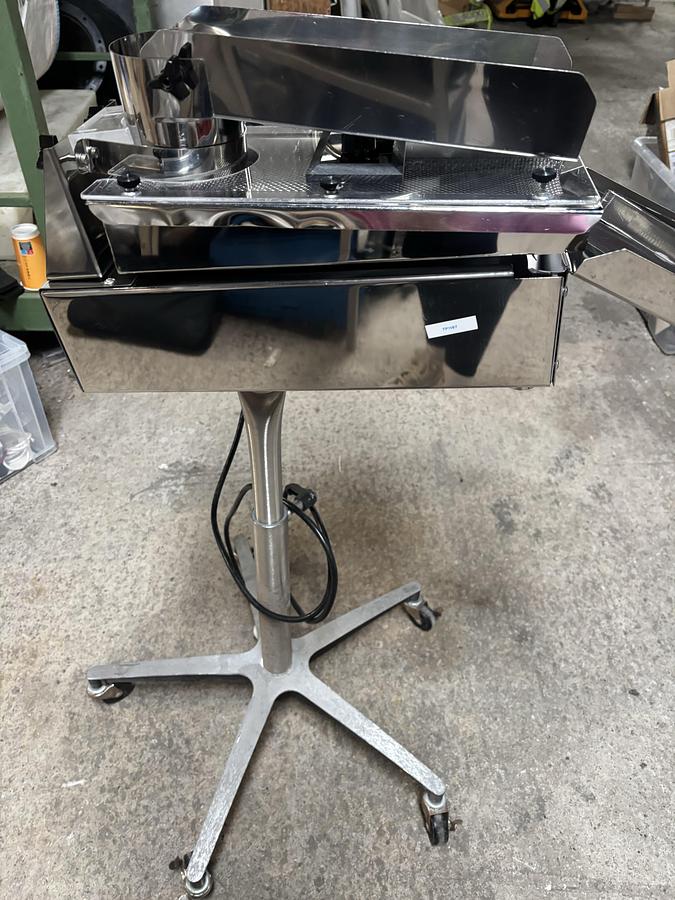 George Nutting Co. AV-100 Tablet Deduster