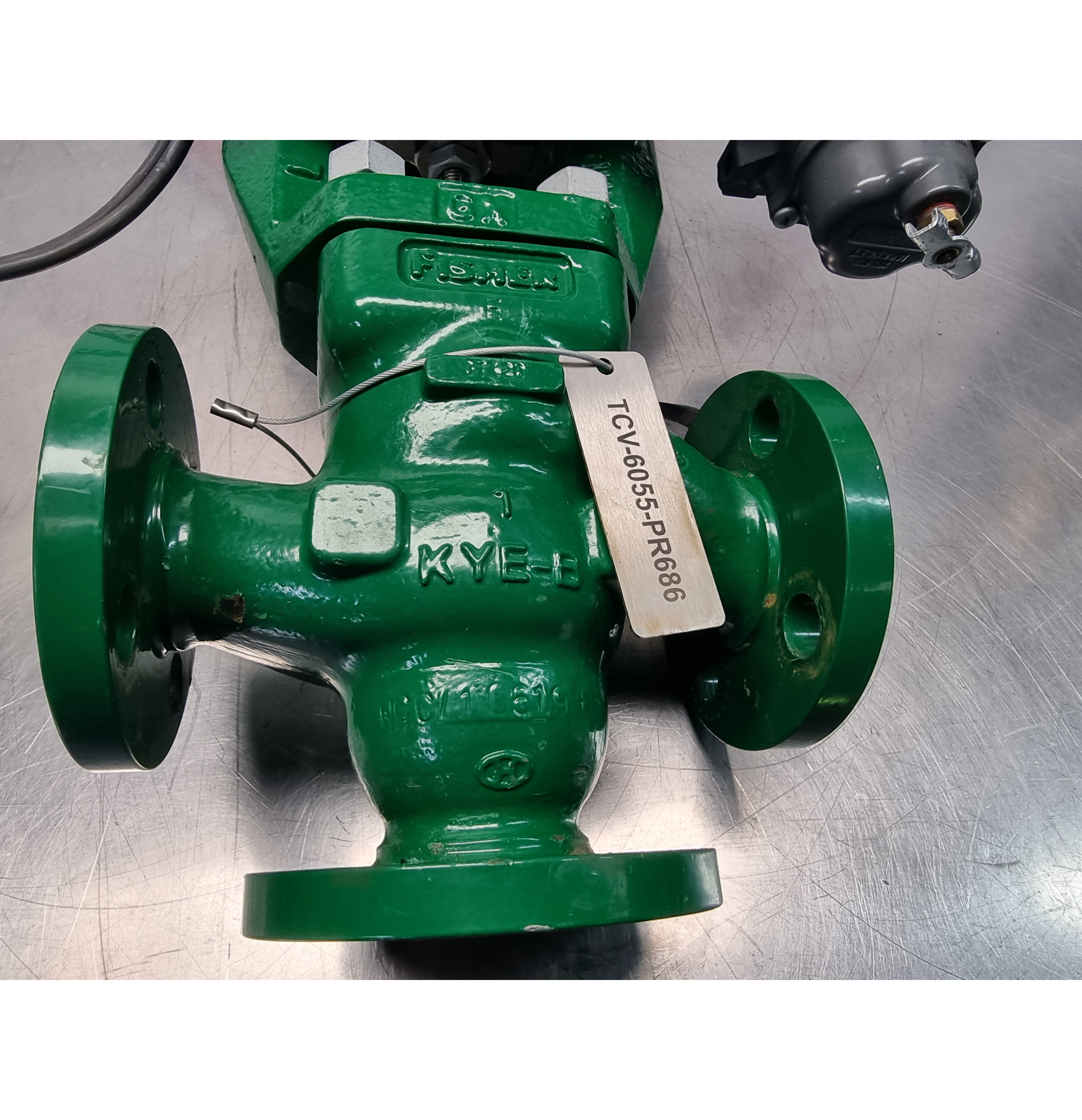 Used Fisher NPS-1-GX Control Valve 3 Way c/w Fieldvue DVC2000 Positioner