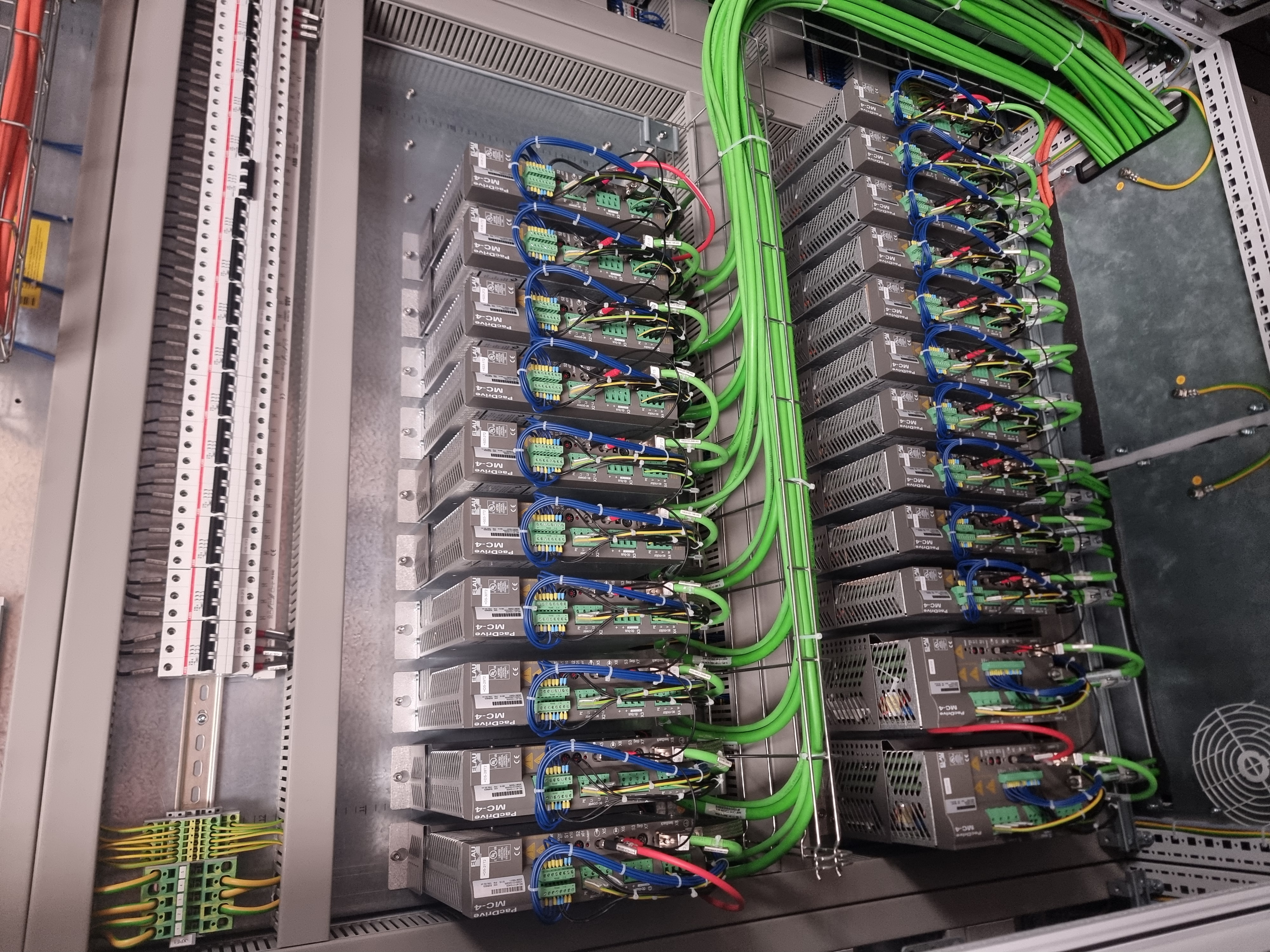 Used Schneider Elau MC-4/11/10/400 Servo Drive 10A | VDM01D10AA00 |!!USED NEVER RUN!!