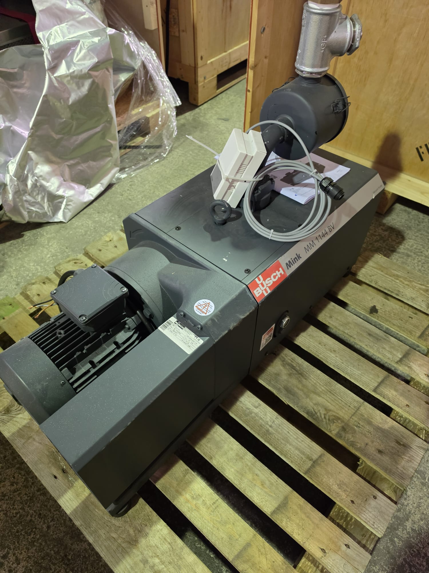 BUSCH Vacuum Pump MM 1144 B V03 