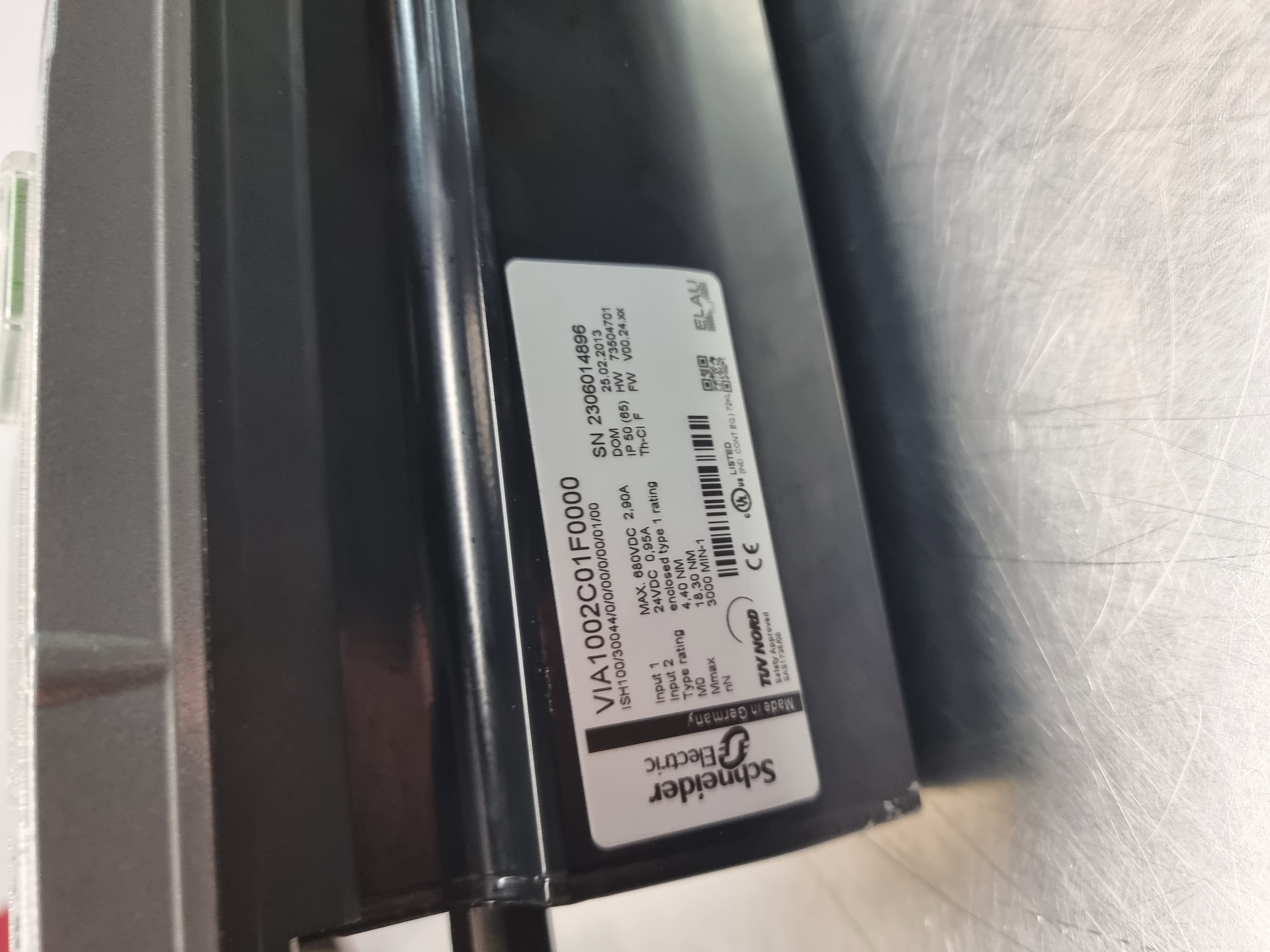 Used Schneider Elau VIA1002C01F0000 Servo Motor | iSH100/30044/0/0/00/0/00/01/00