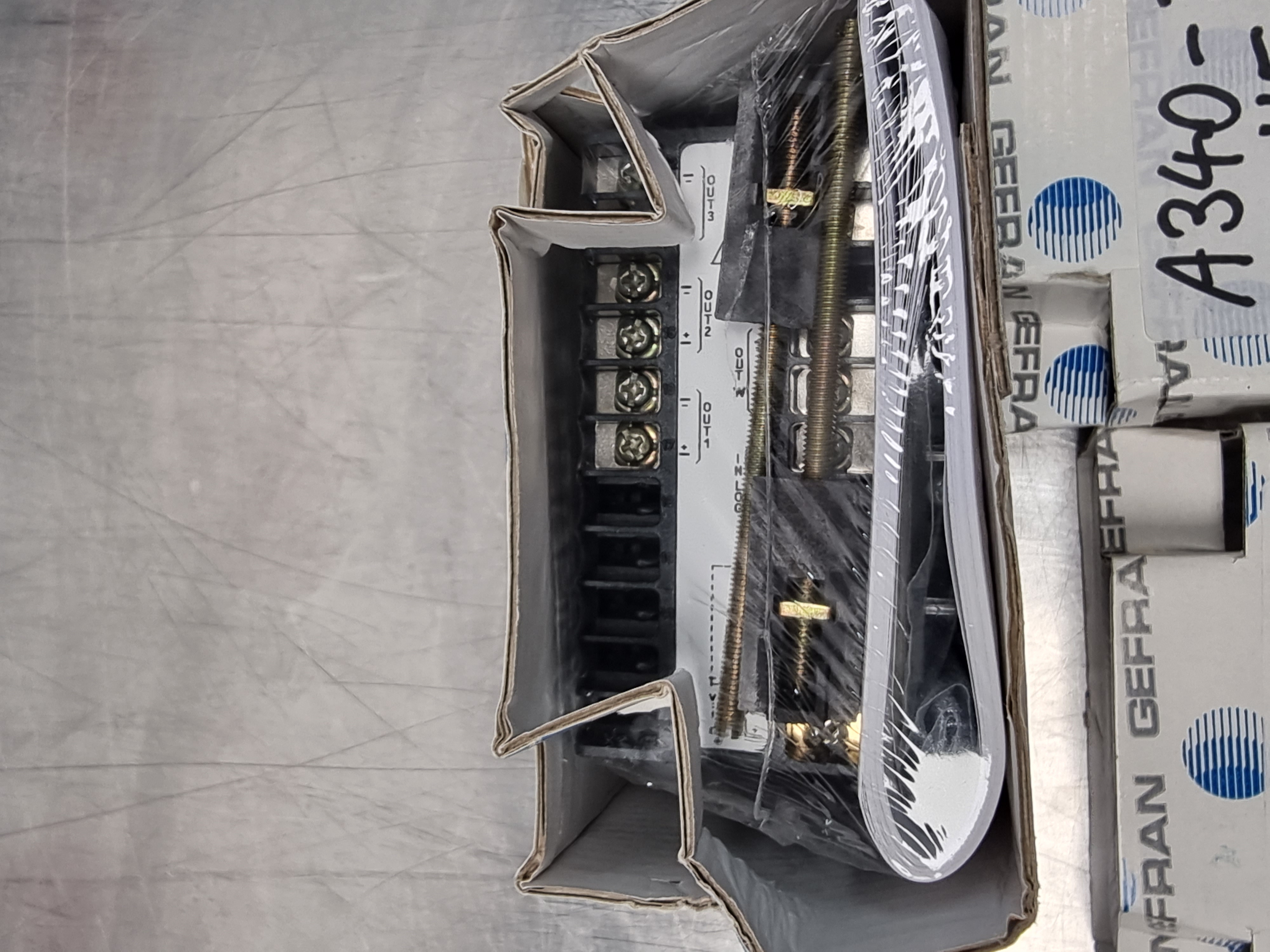 Gefran Temperature Controller | Type: 40T-96-4-24-RR-0-0-1-000 | Code: F000197